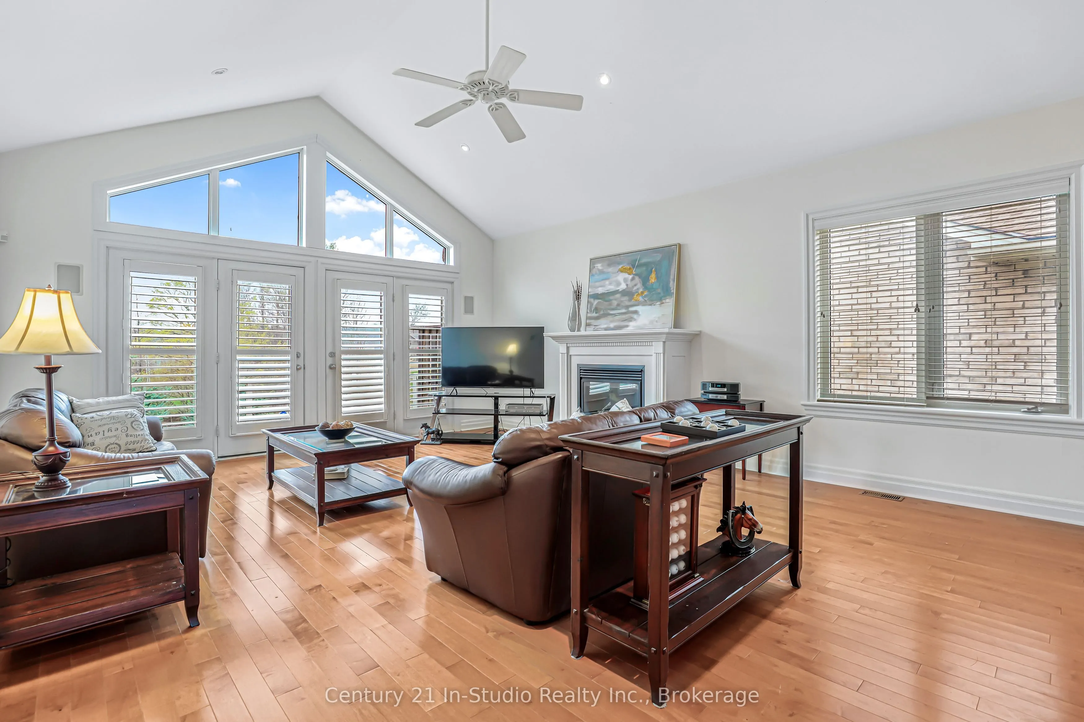 6 Glen Abbey Court