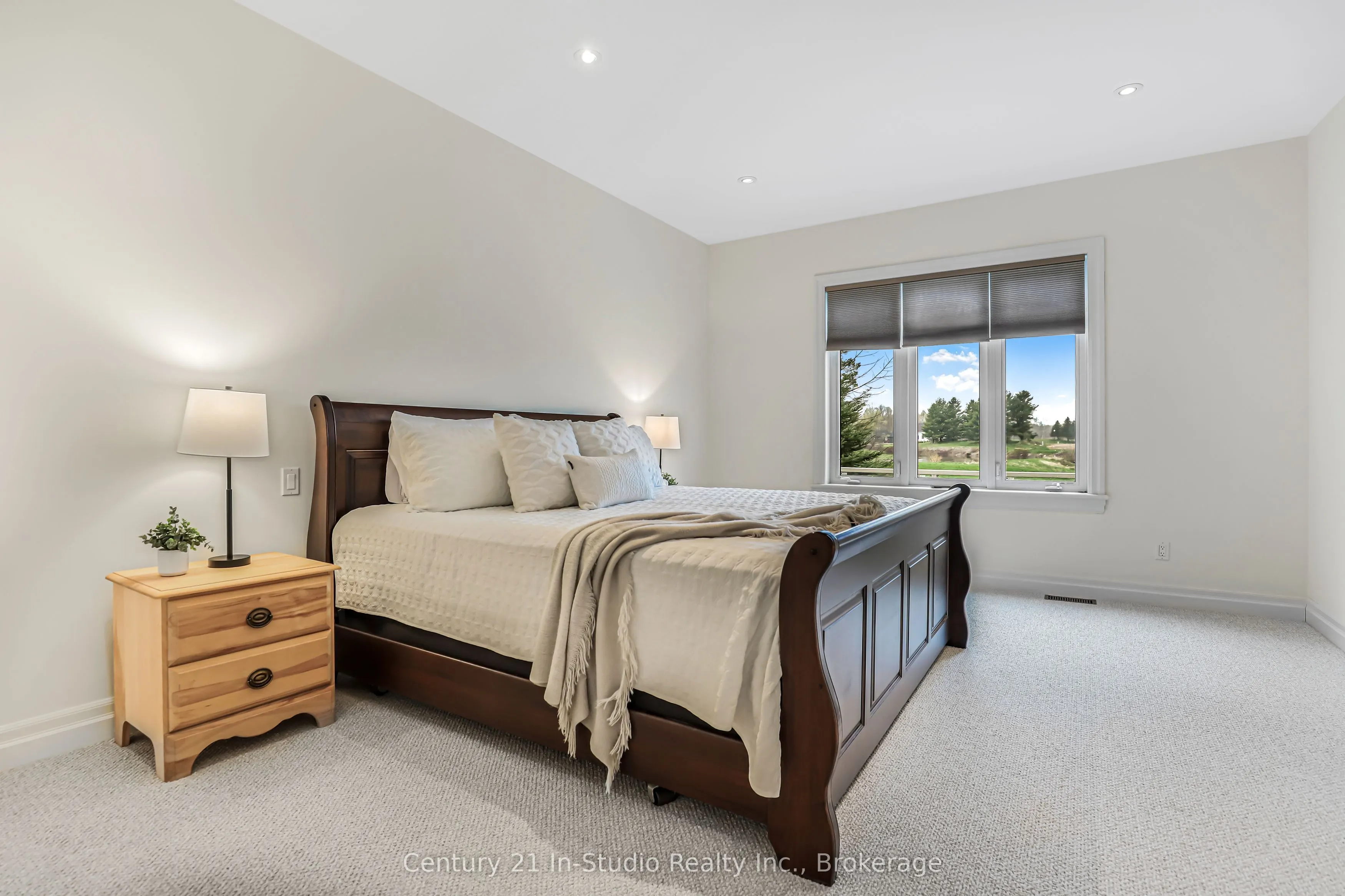 6 Glen Abbey Court