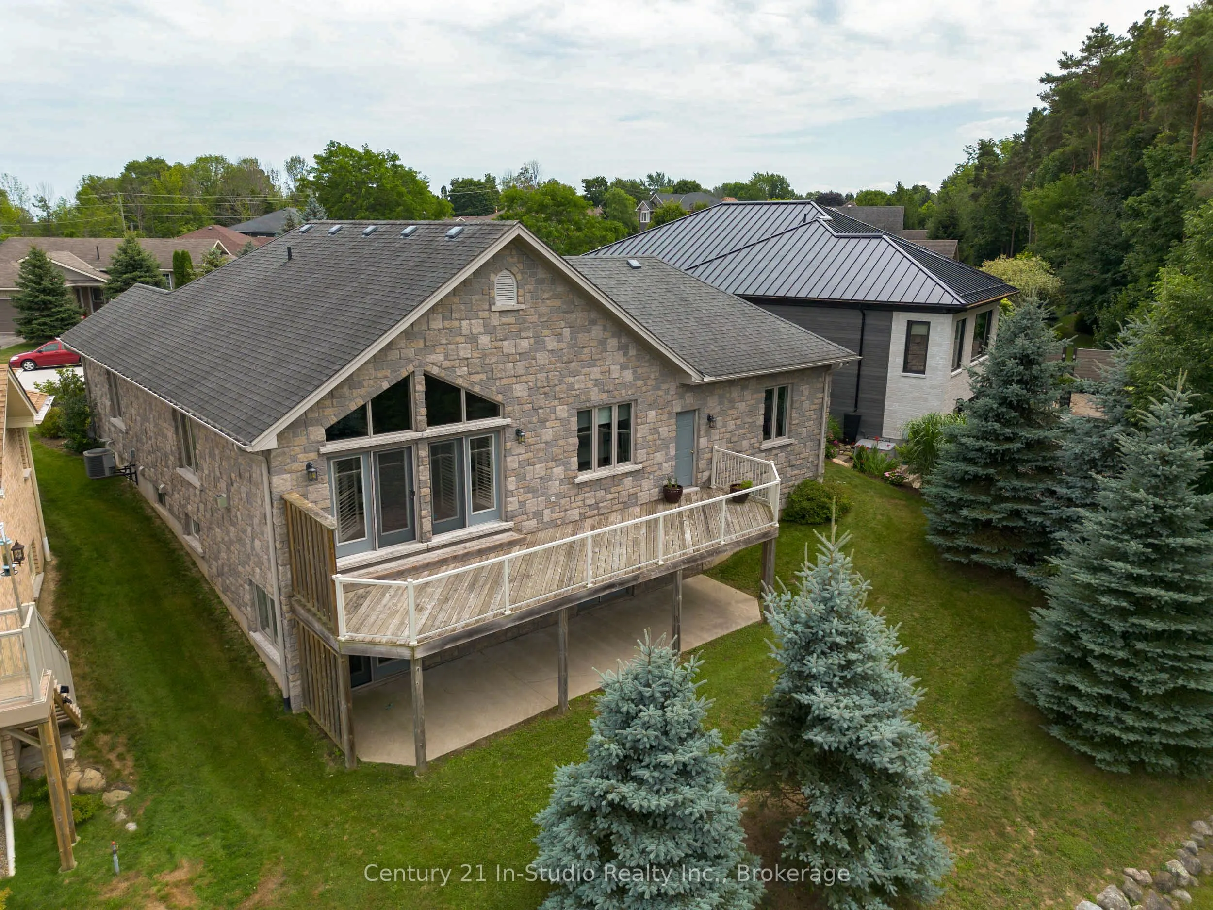 6 Glen Abbey Court