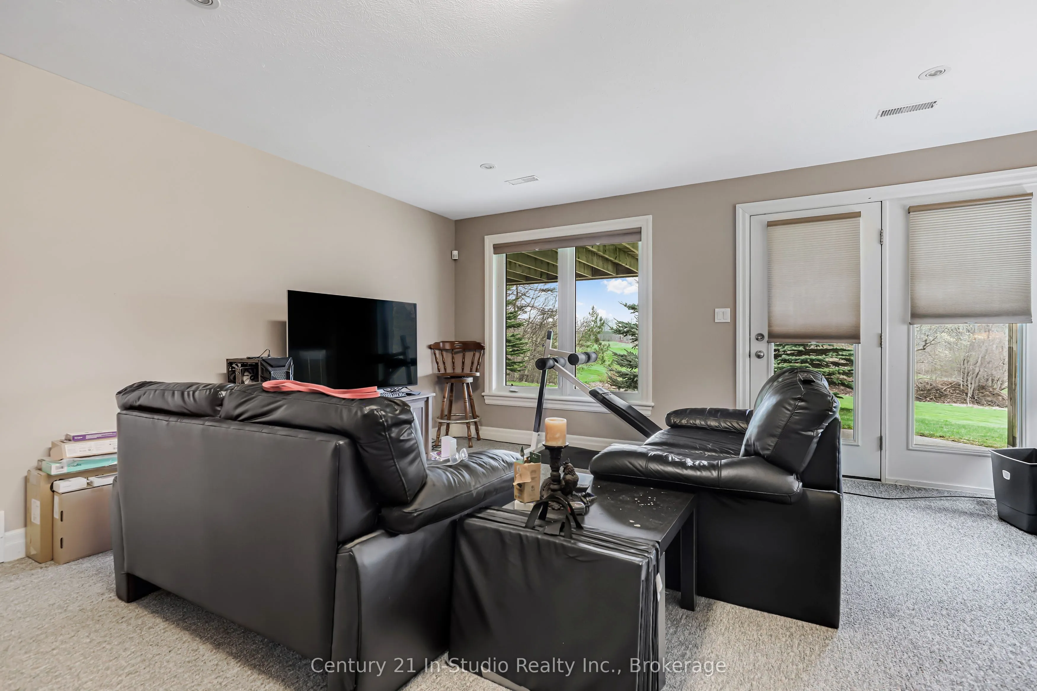 6 Glen Abbey Court