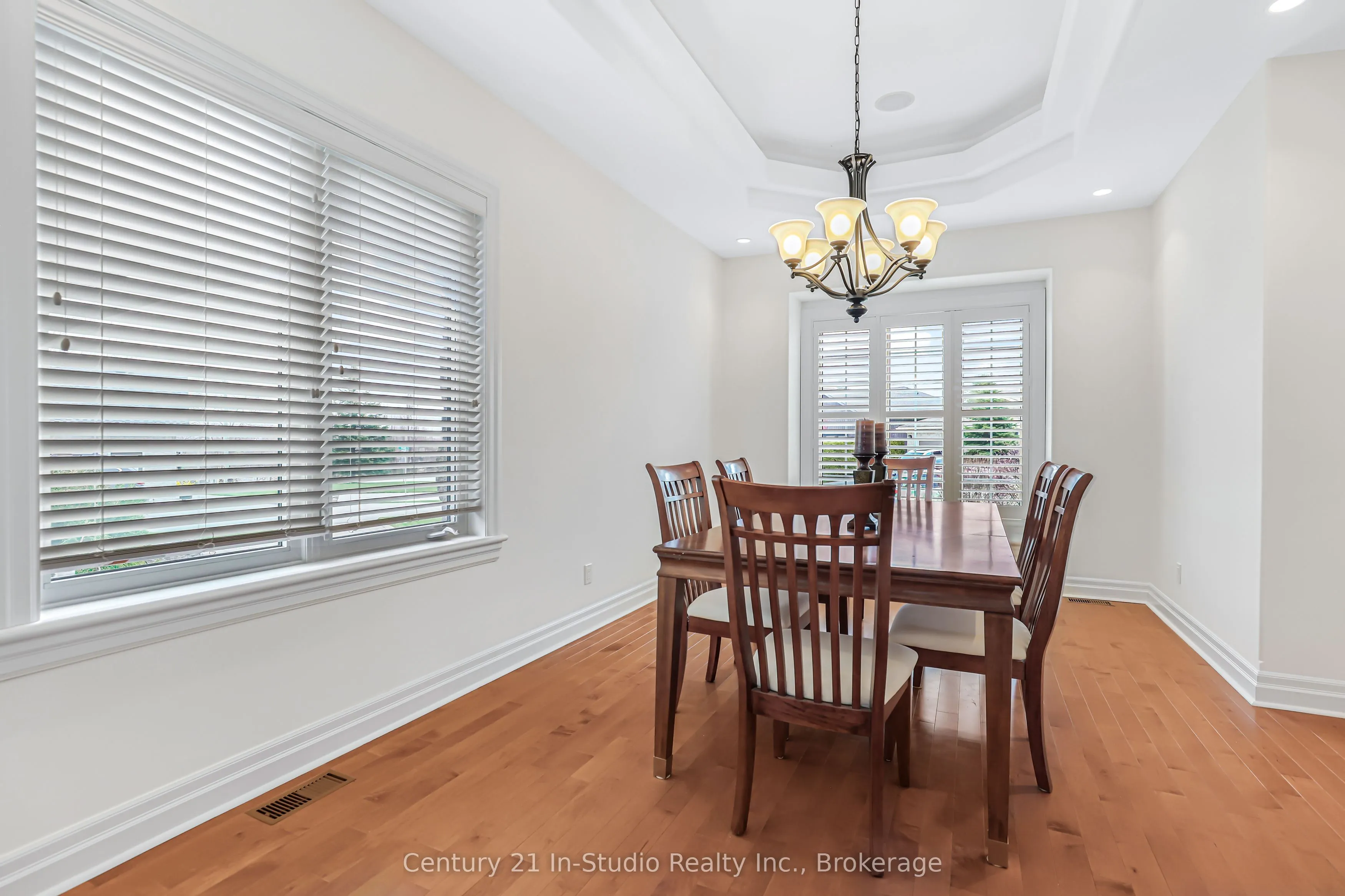 6 Glen Abbey Court