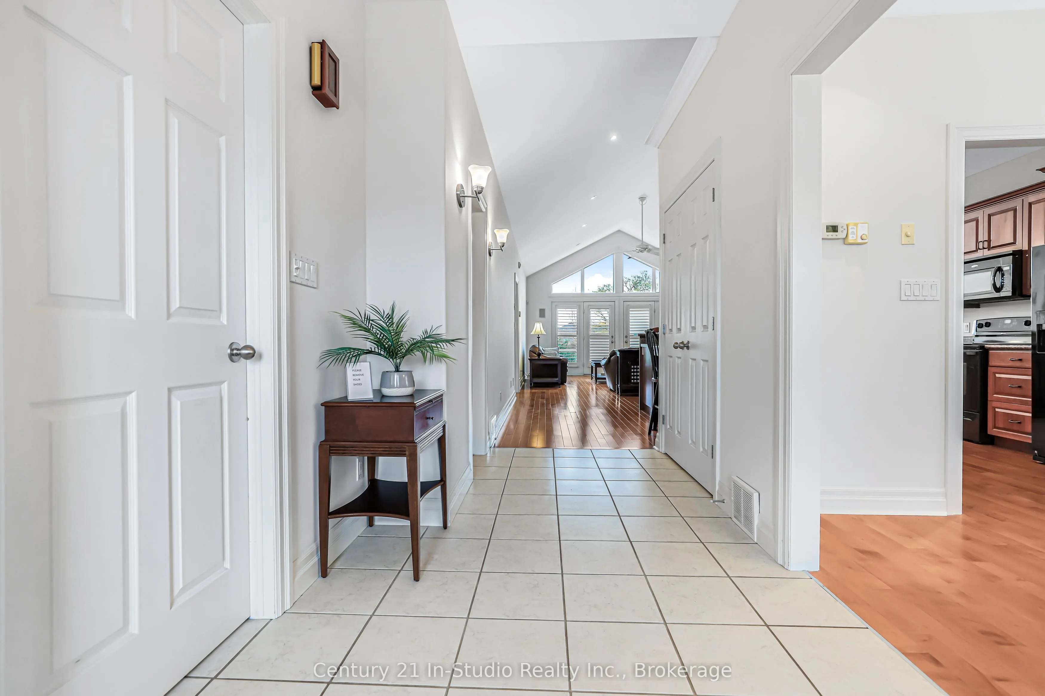 6 Glen Abbey Court