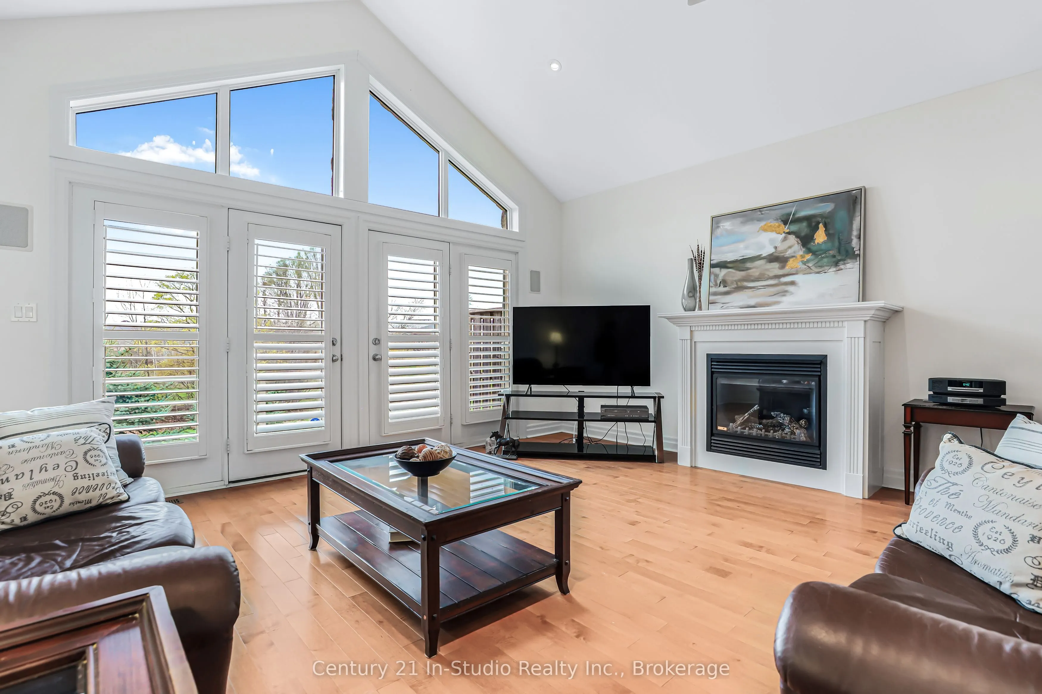 6 Glen Abbey Court
