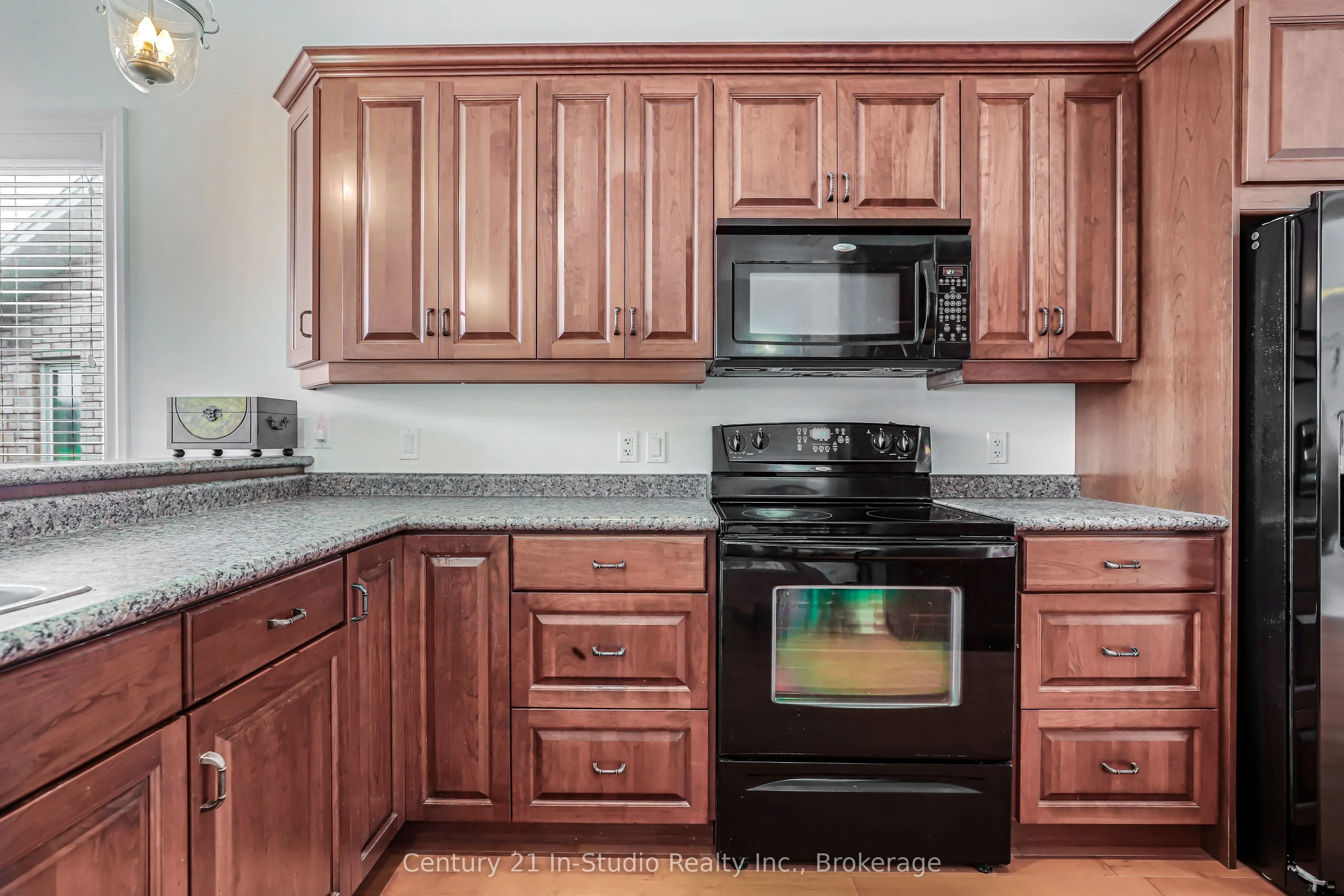 6 Glen Abbey Court