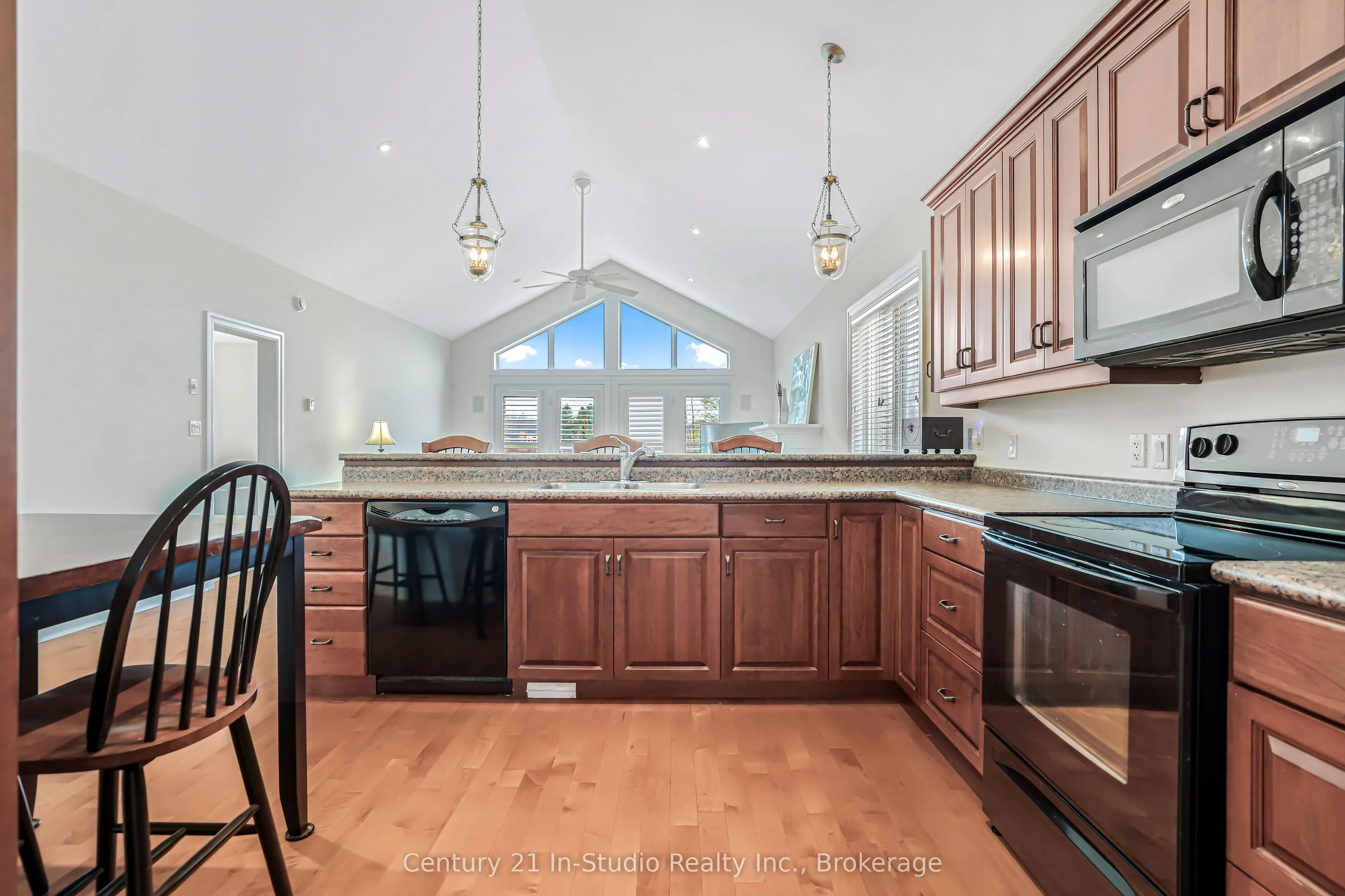 6 Glen Abbey Court