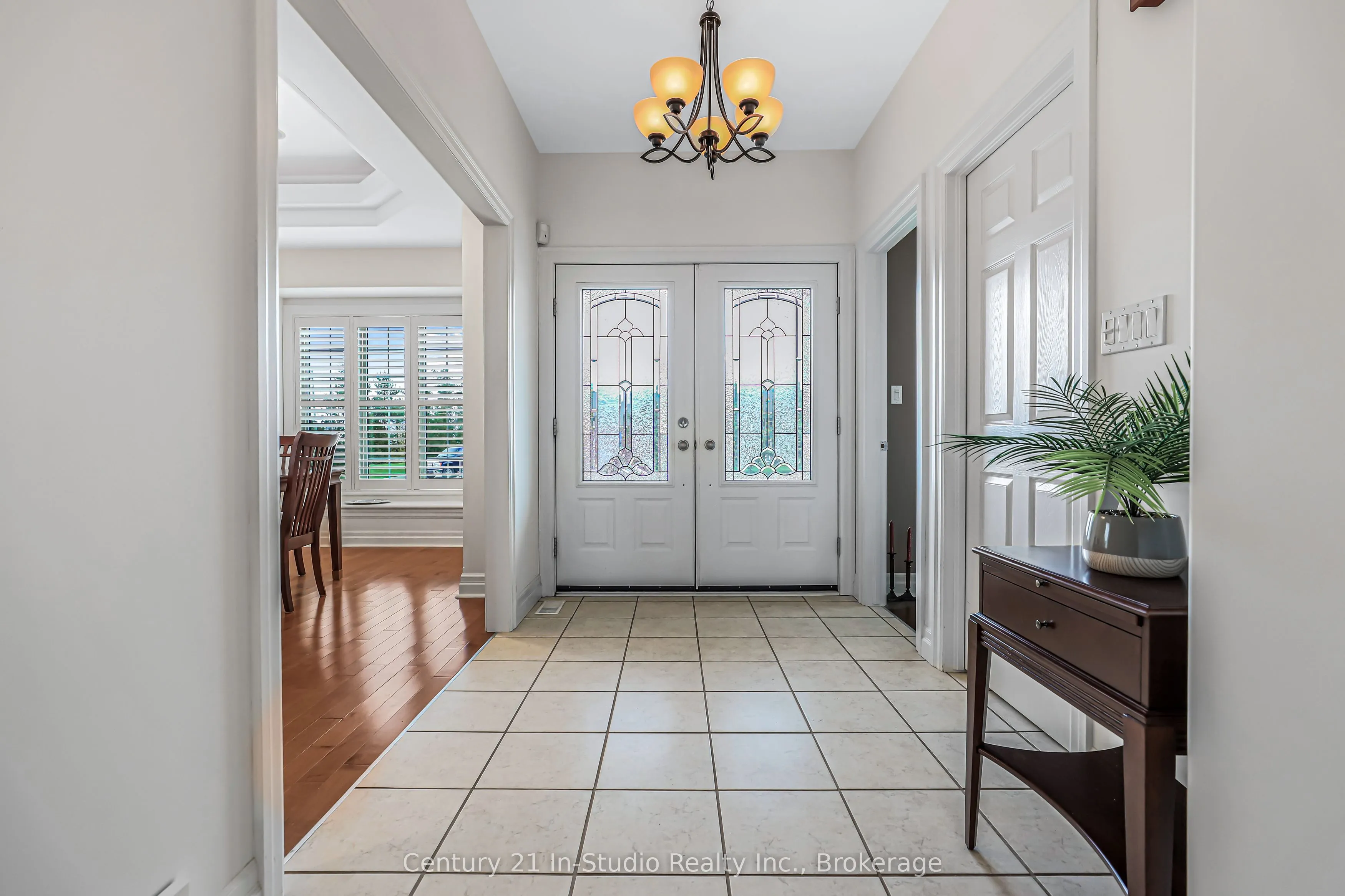 6 Glen Abbey Court