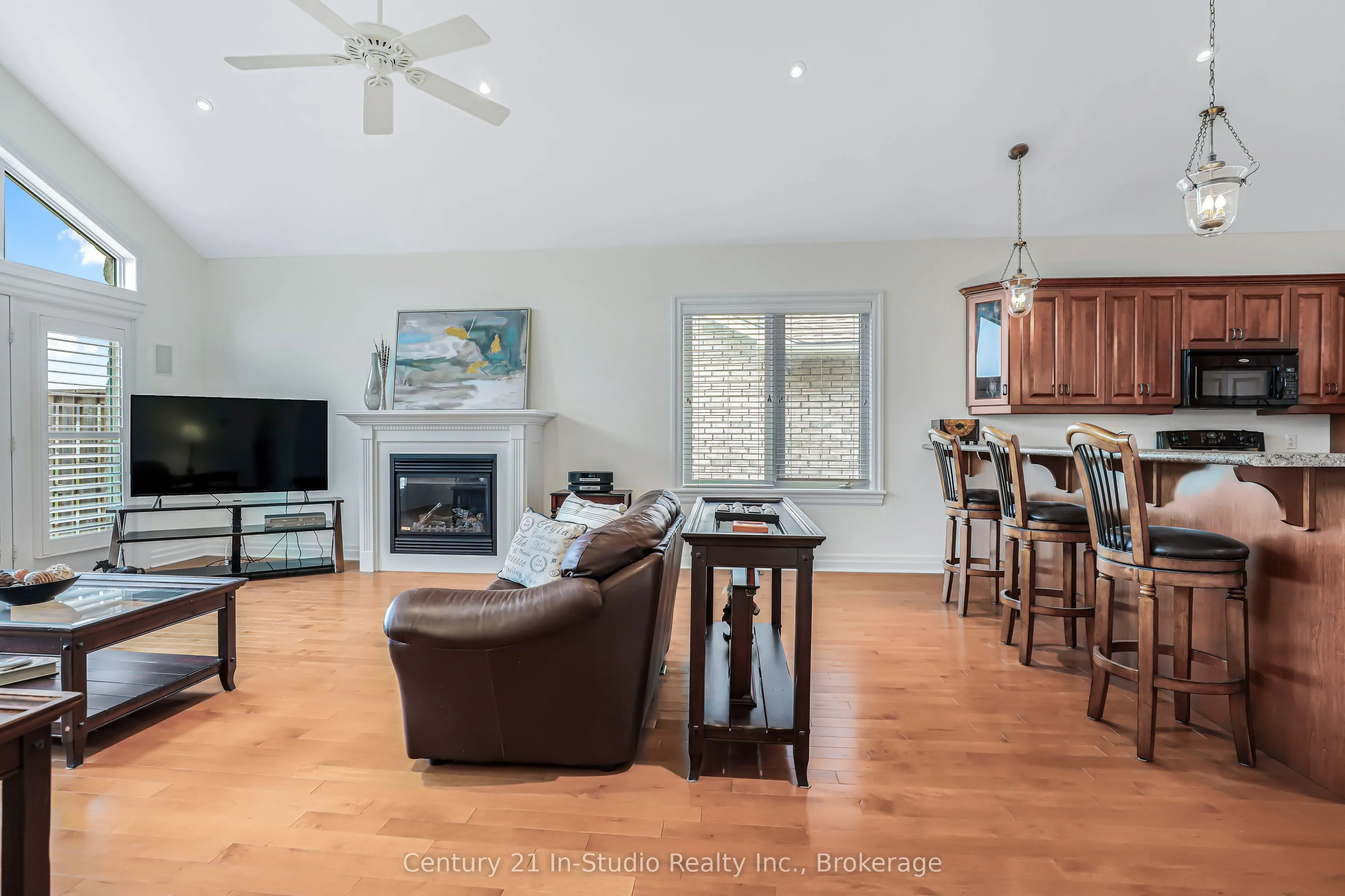 6 Glen Abbey Court