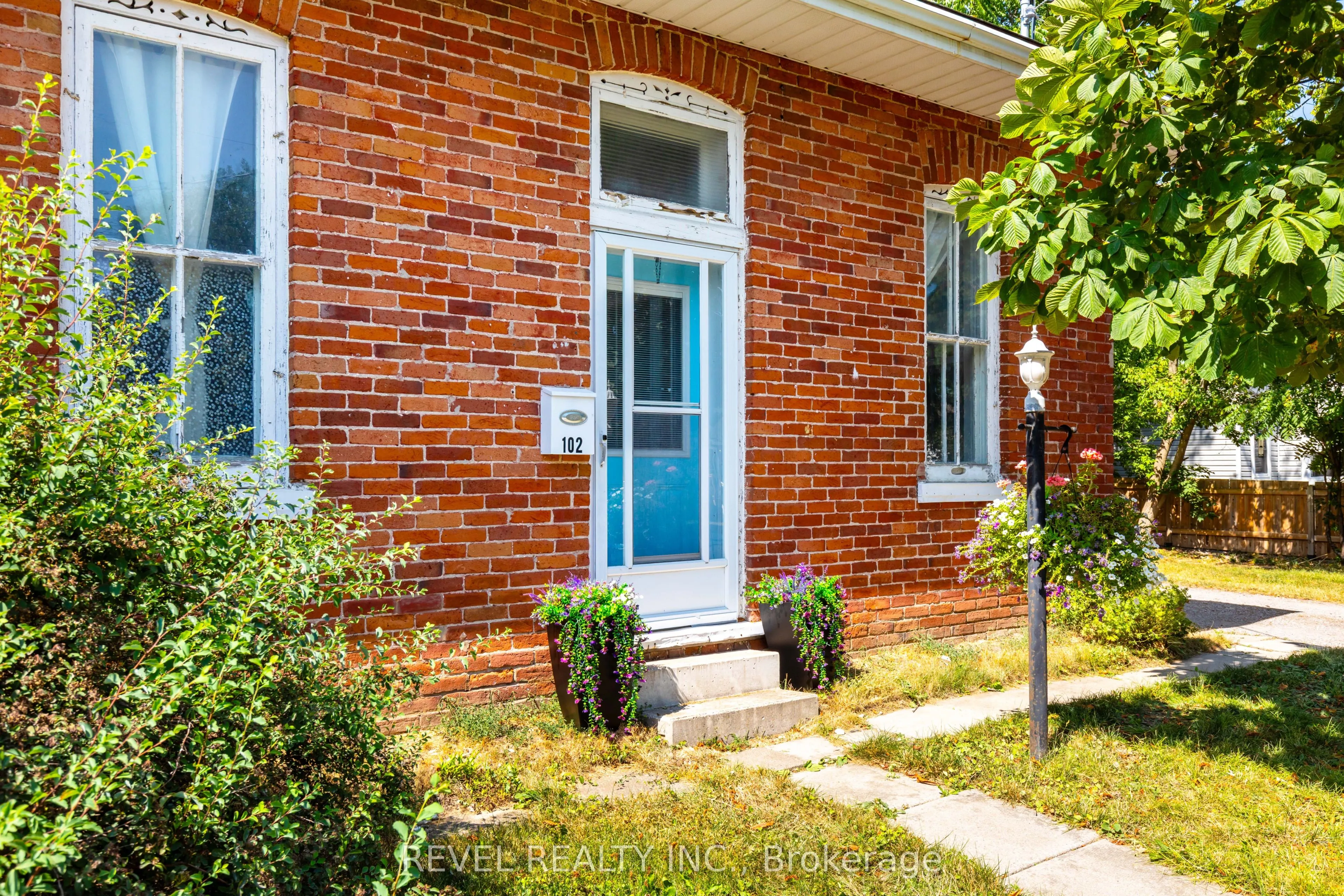 102 King Street