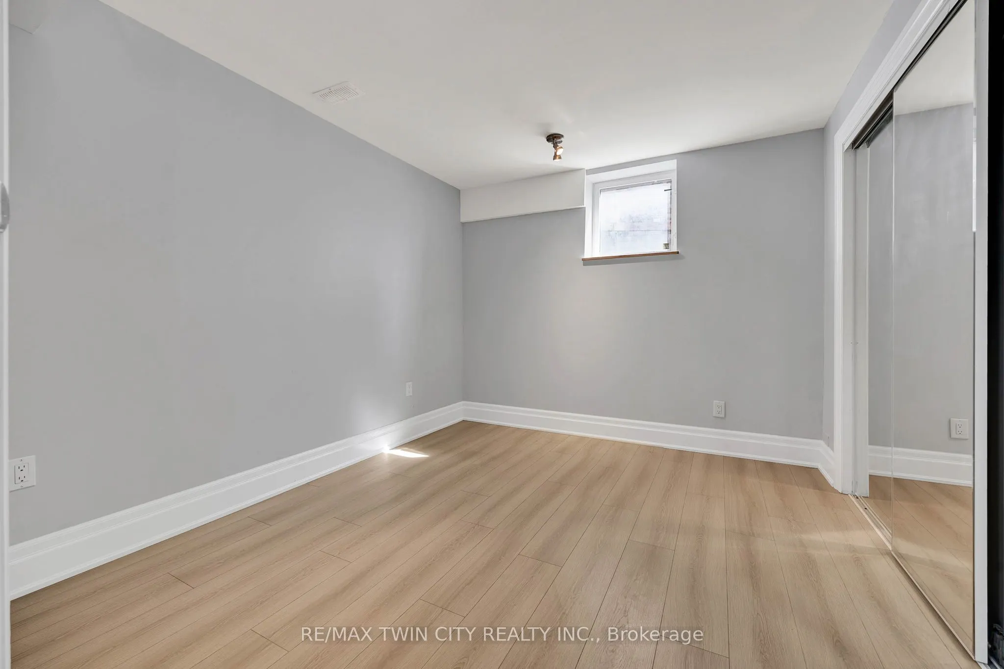 433 DOON SOUTH Drive