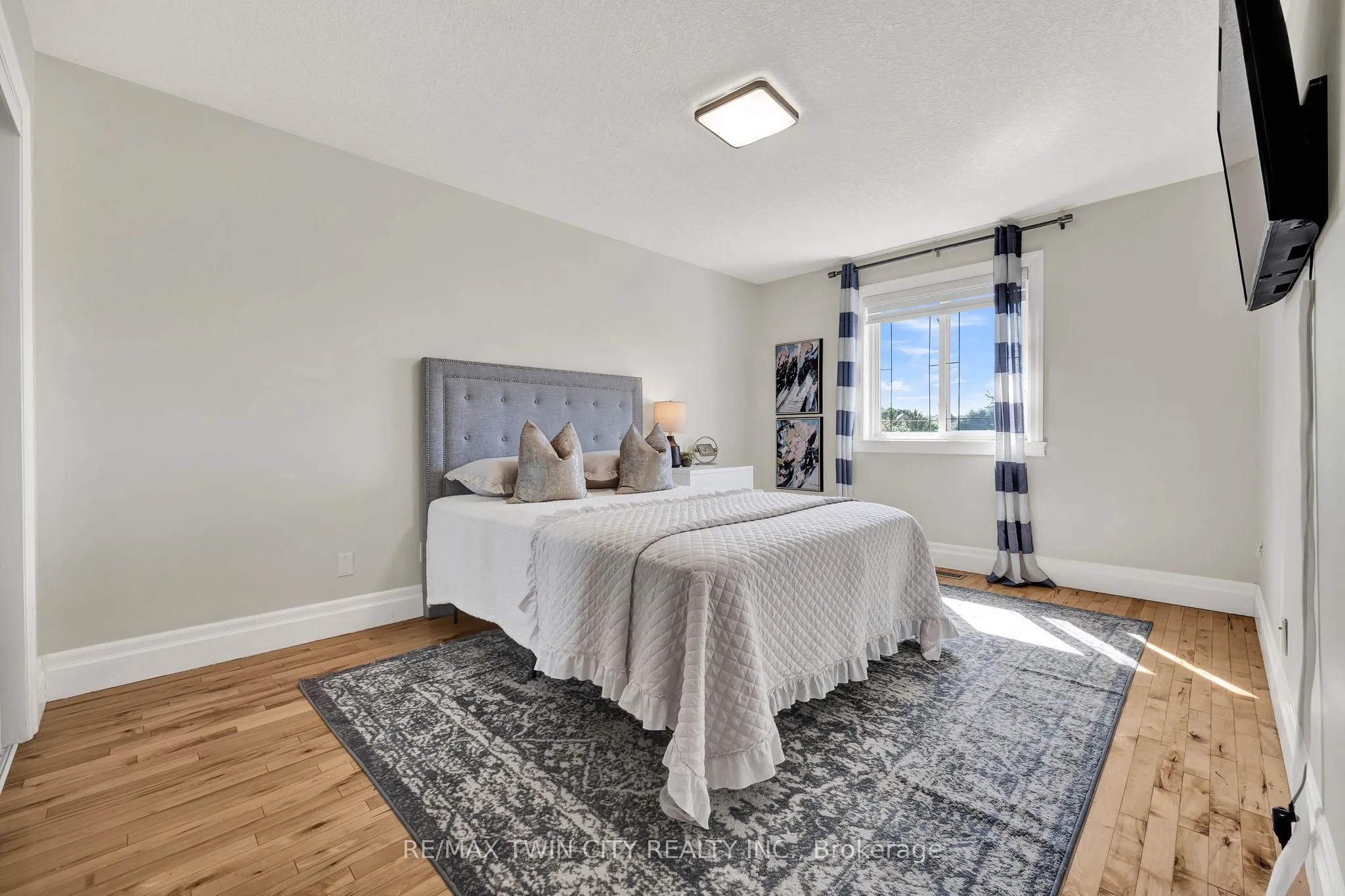 433 DOON SOUTH Drive