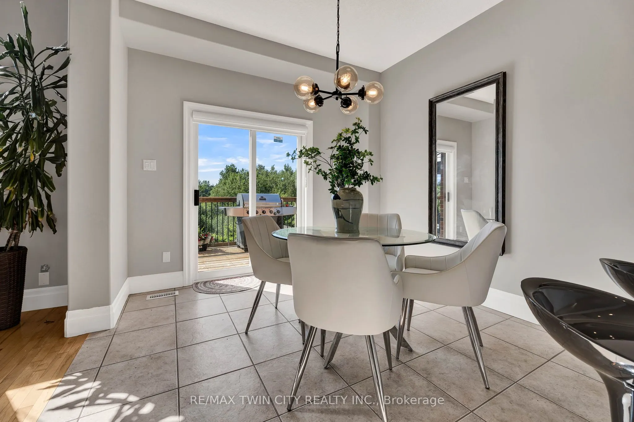 433 DOON SOUTH Drive