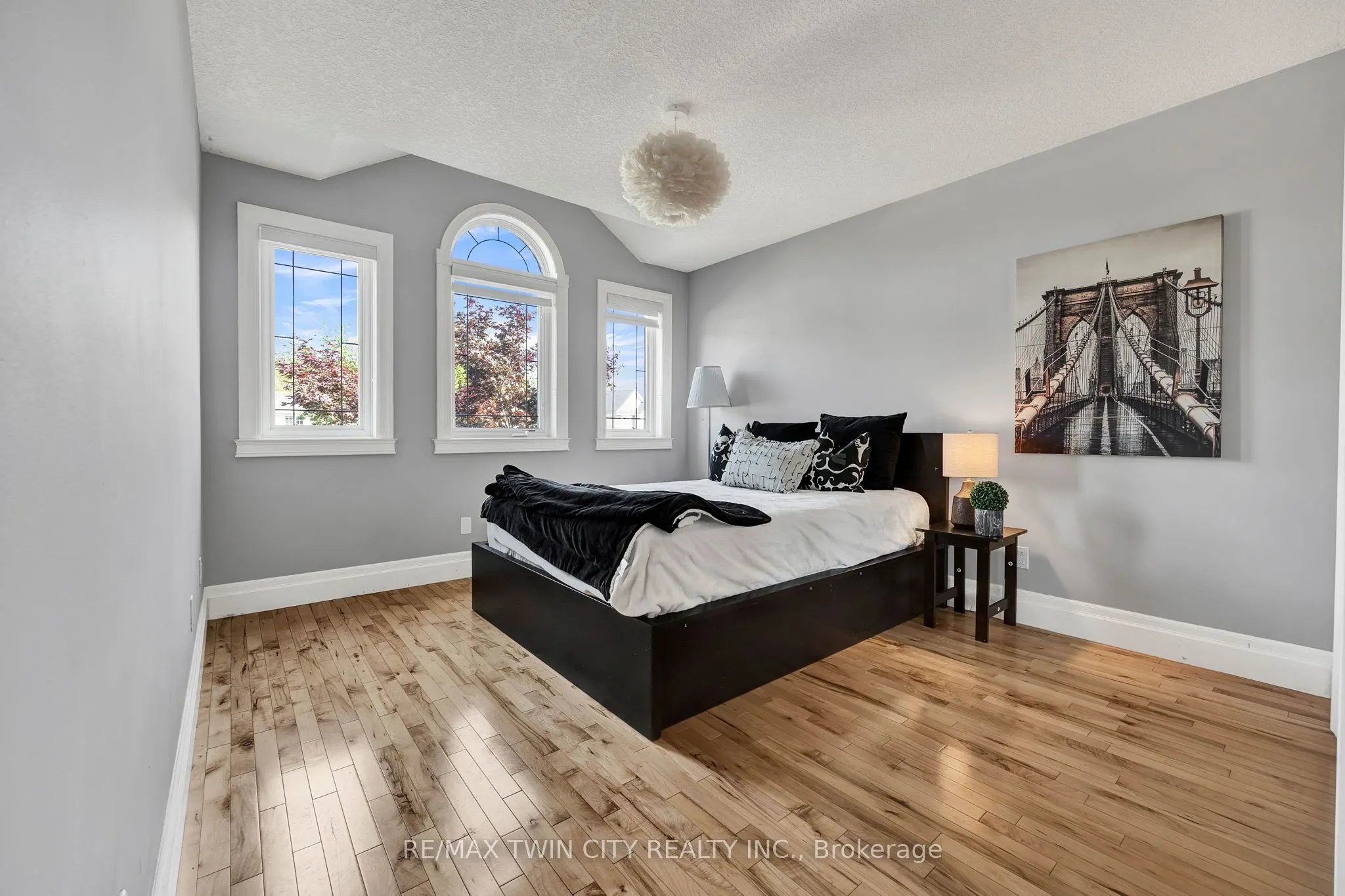 433 DOON SOUTH Drive