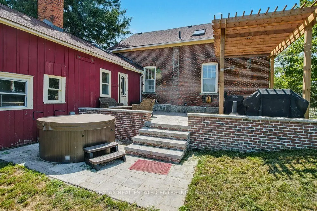4225 Fly Road
