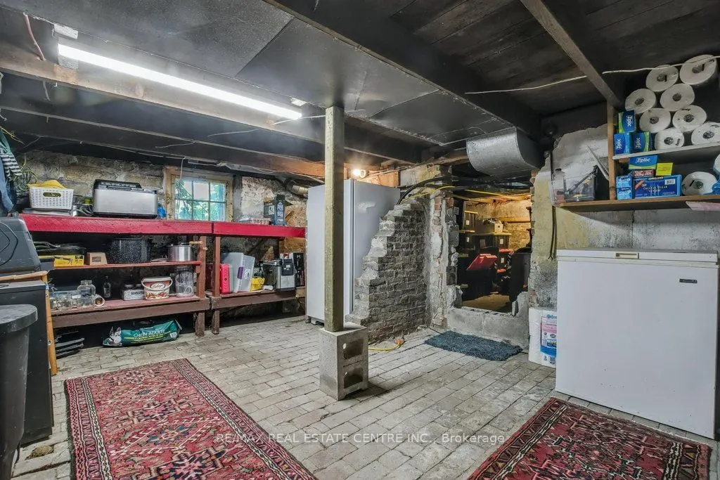 4225 Fly Road