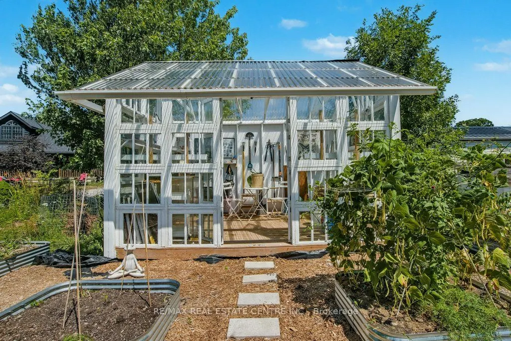 4225 Fly Road