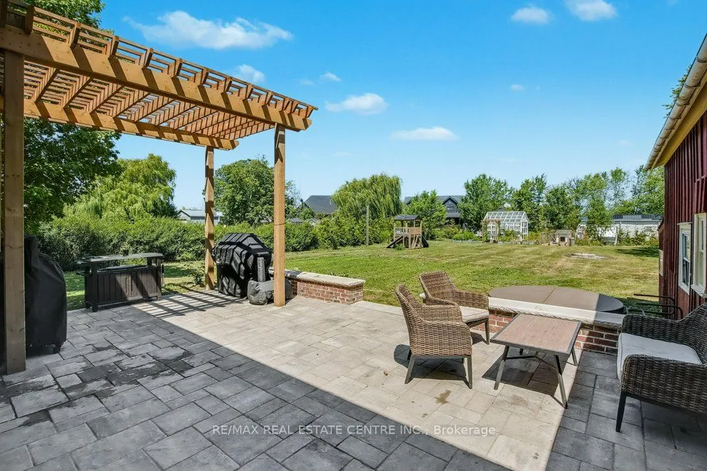 4225 Fly Road