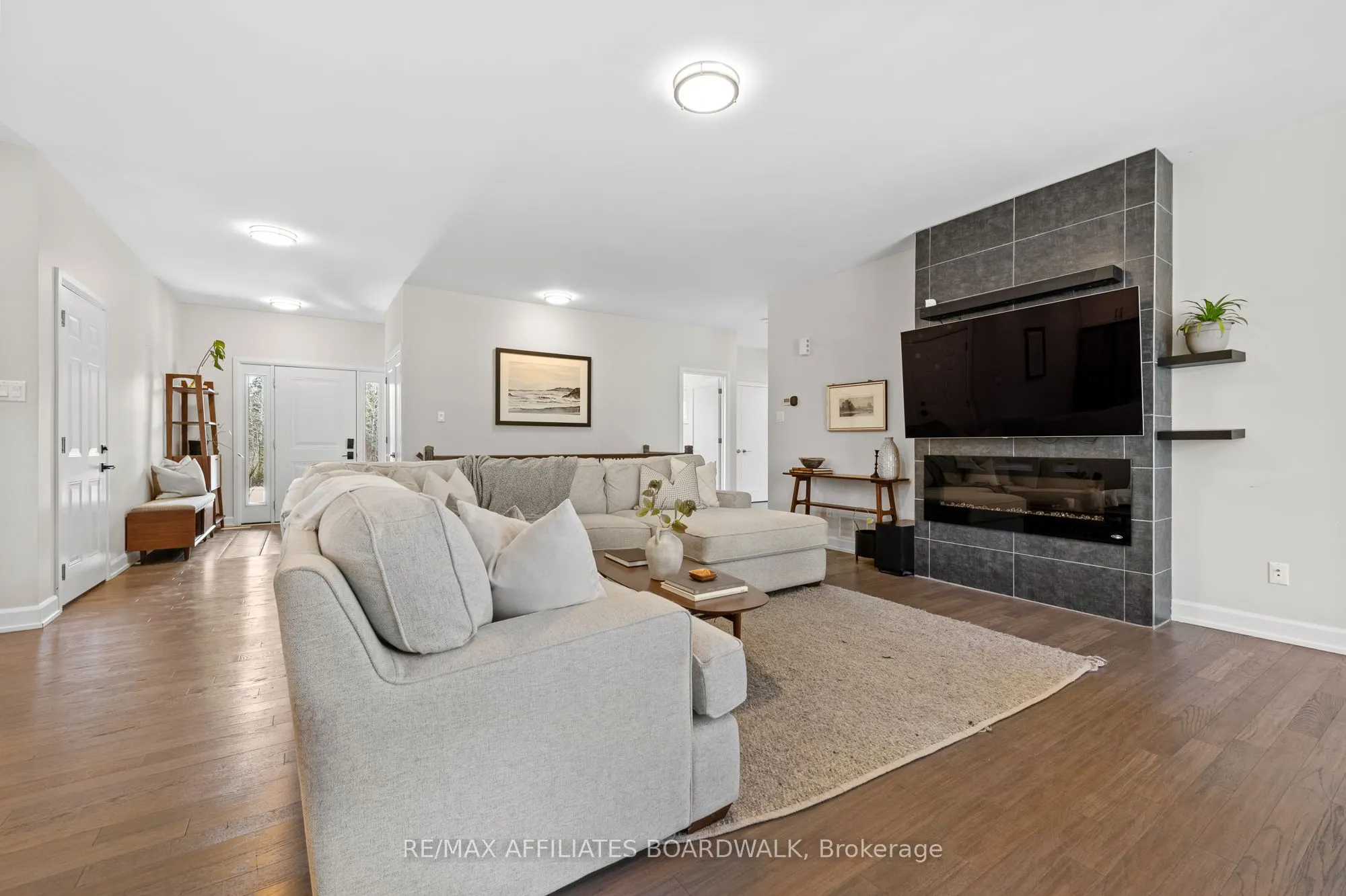 400 Cinnamon Crescent