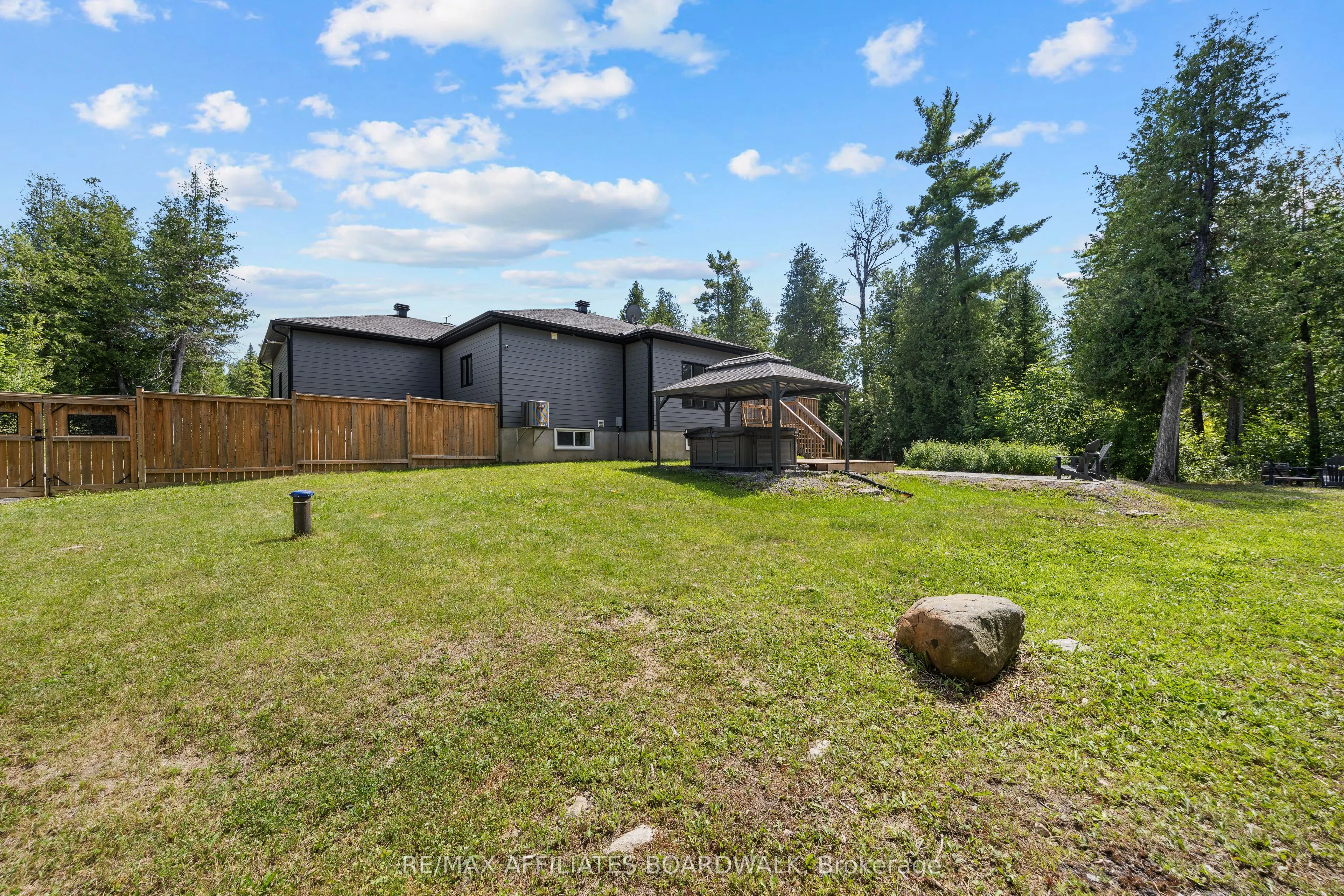 400 Cinnamon Crescent