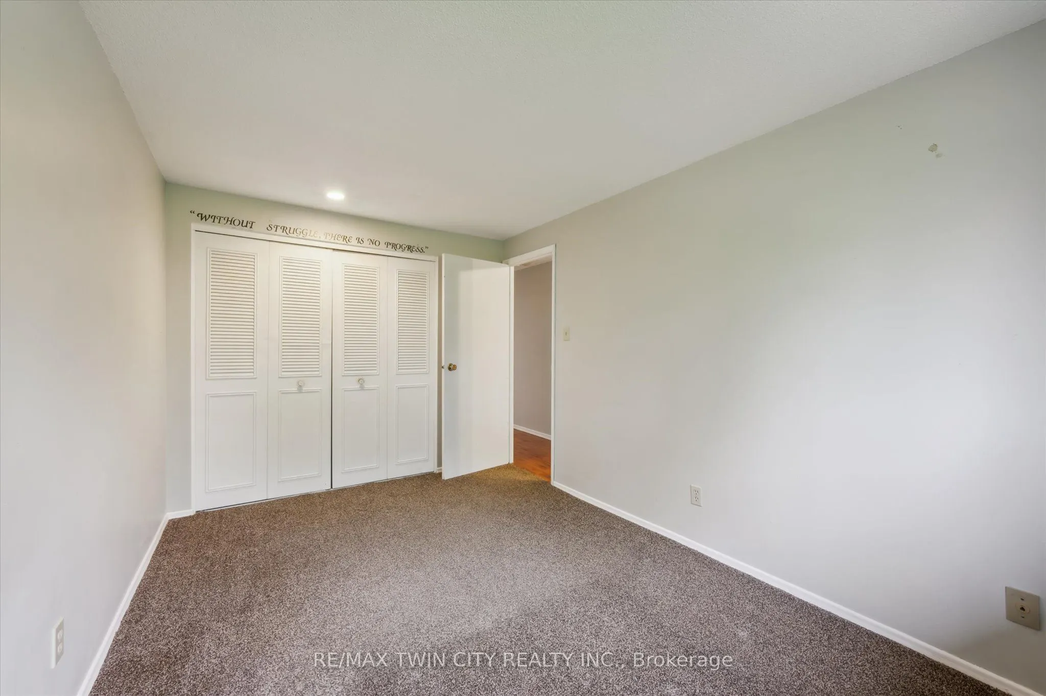 210 Glamis Road, #6