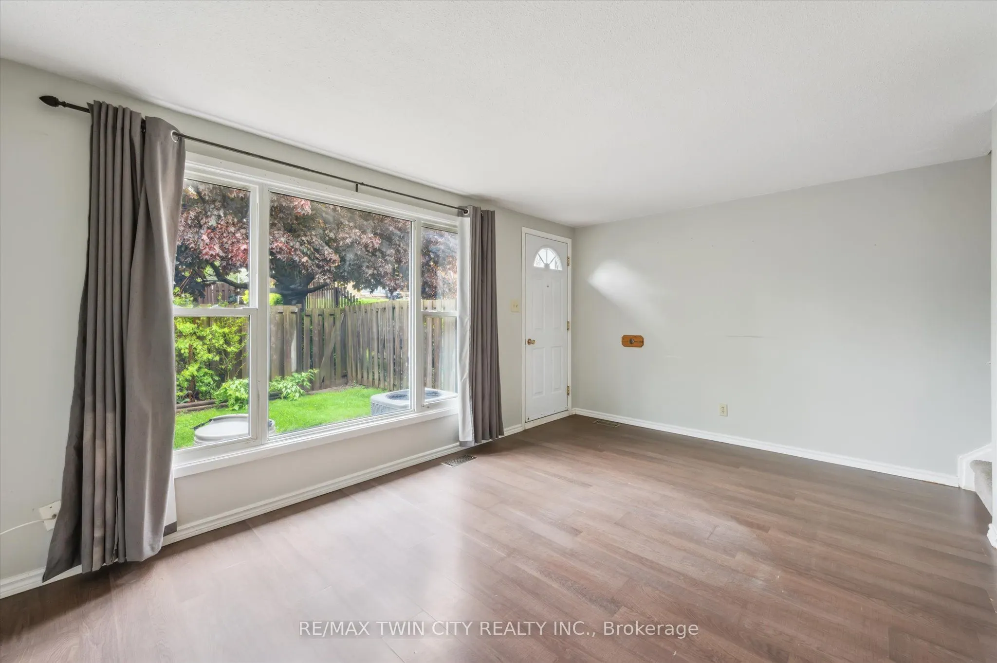 210 Glamis Road, #6