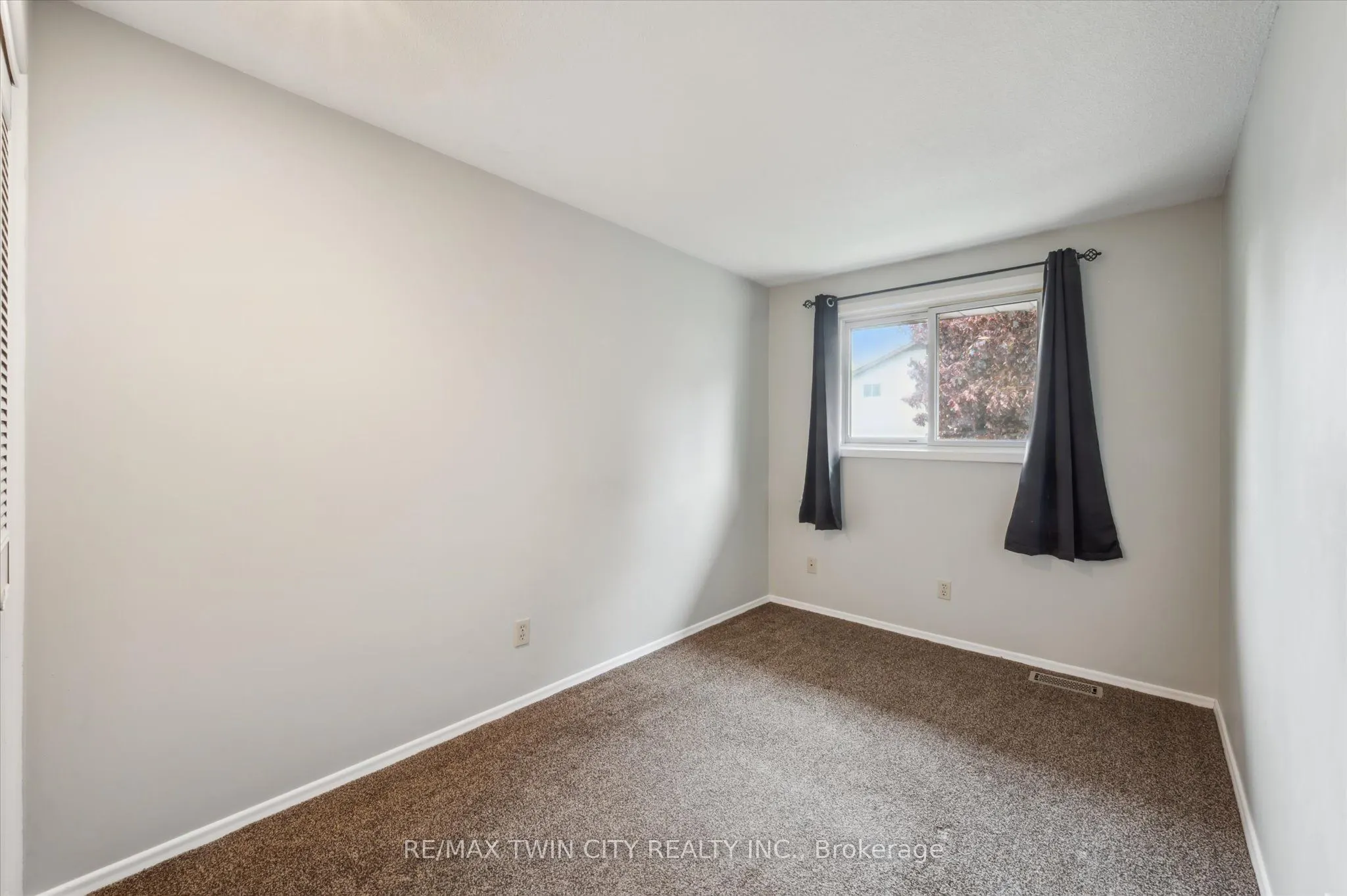210 Glamis Road, #6