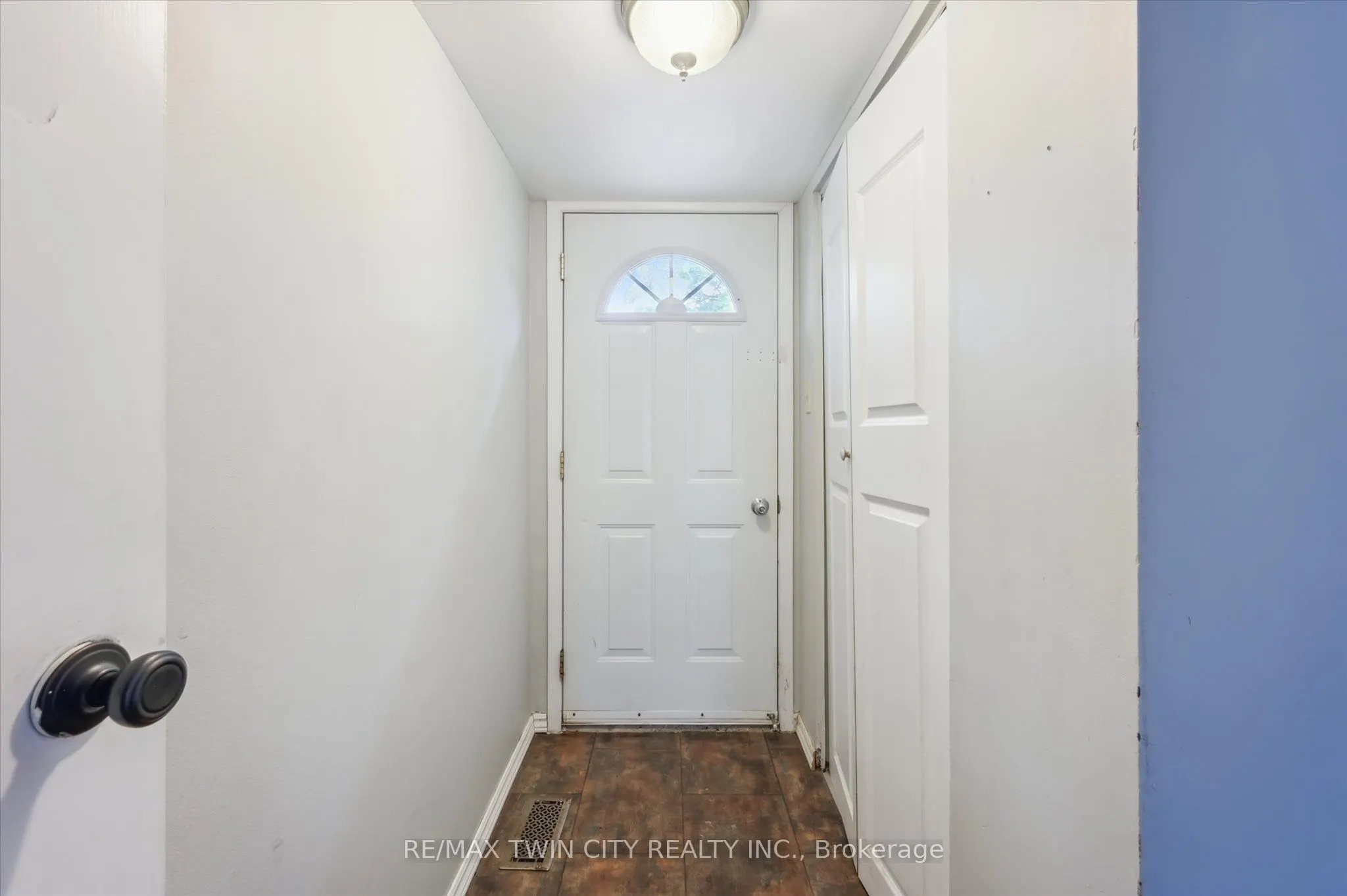 210 Glamis Road, #6