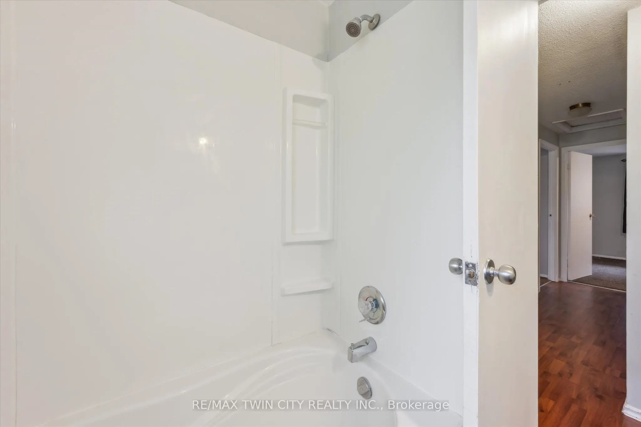 210 Glamis Road, #6