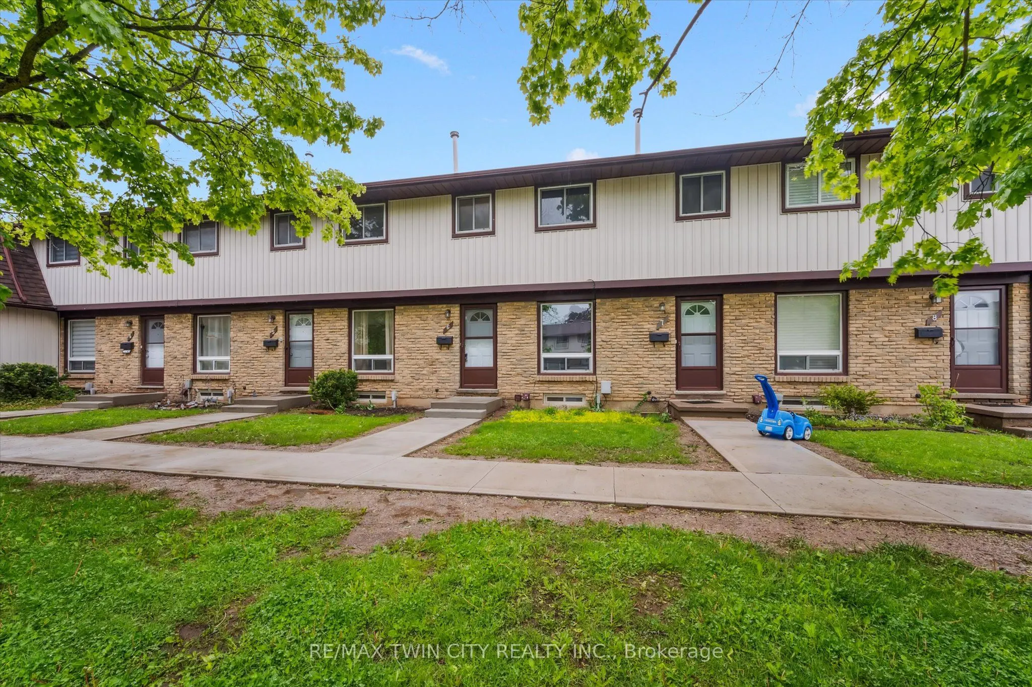 210 Glamis Road, #6