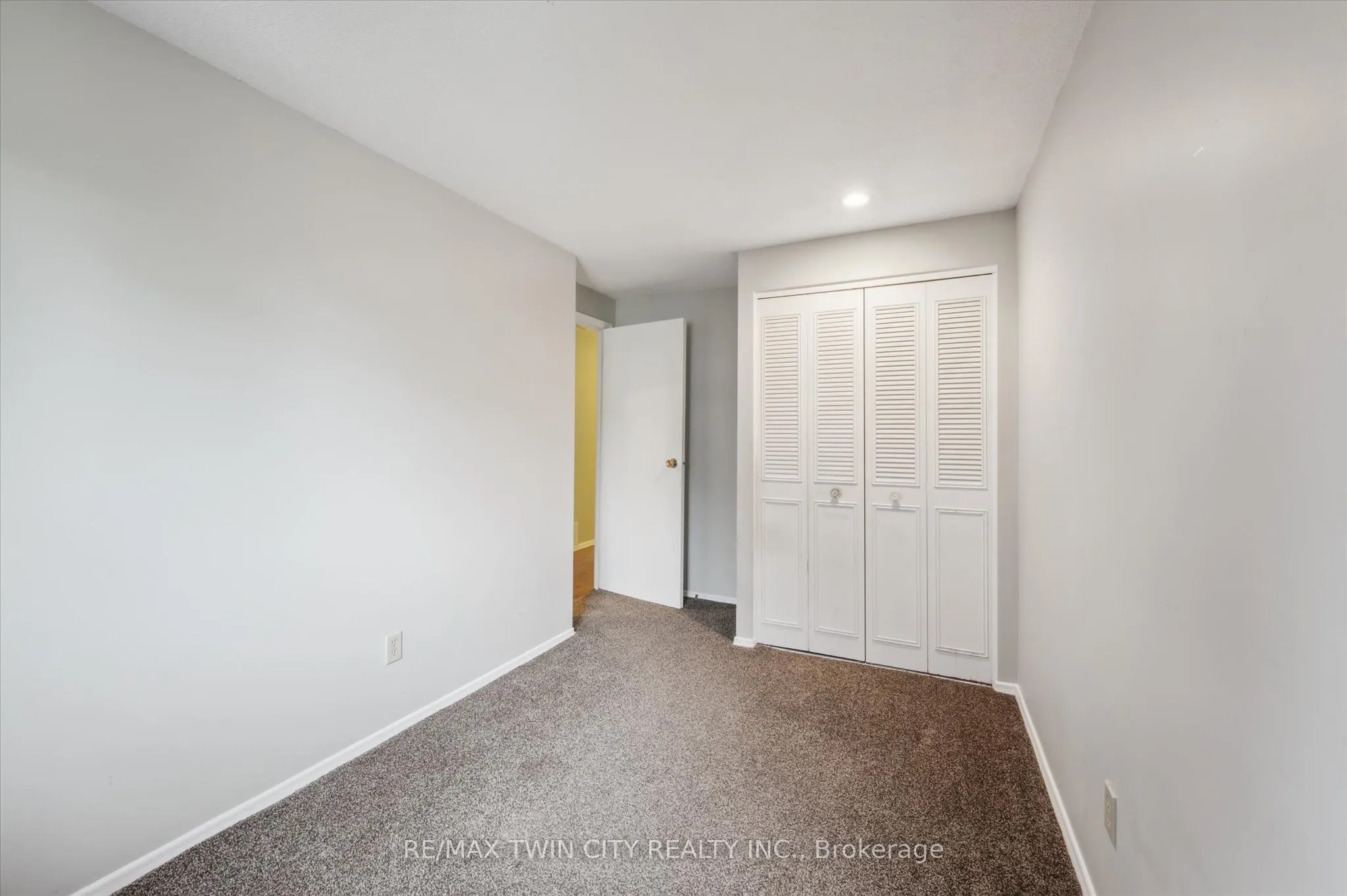 210 Glamis Road, #6