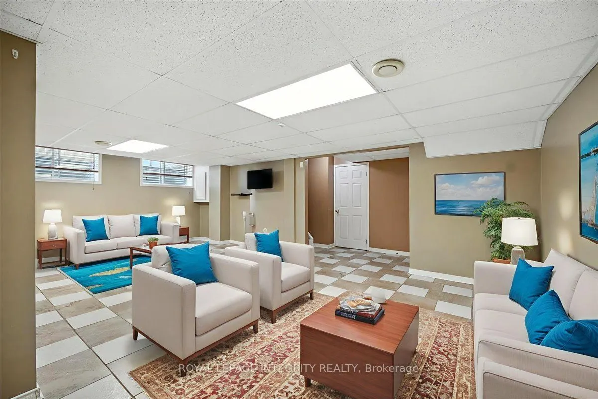 636 Aquaview Drive