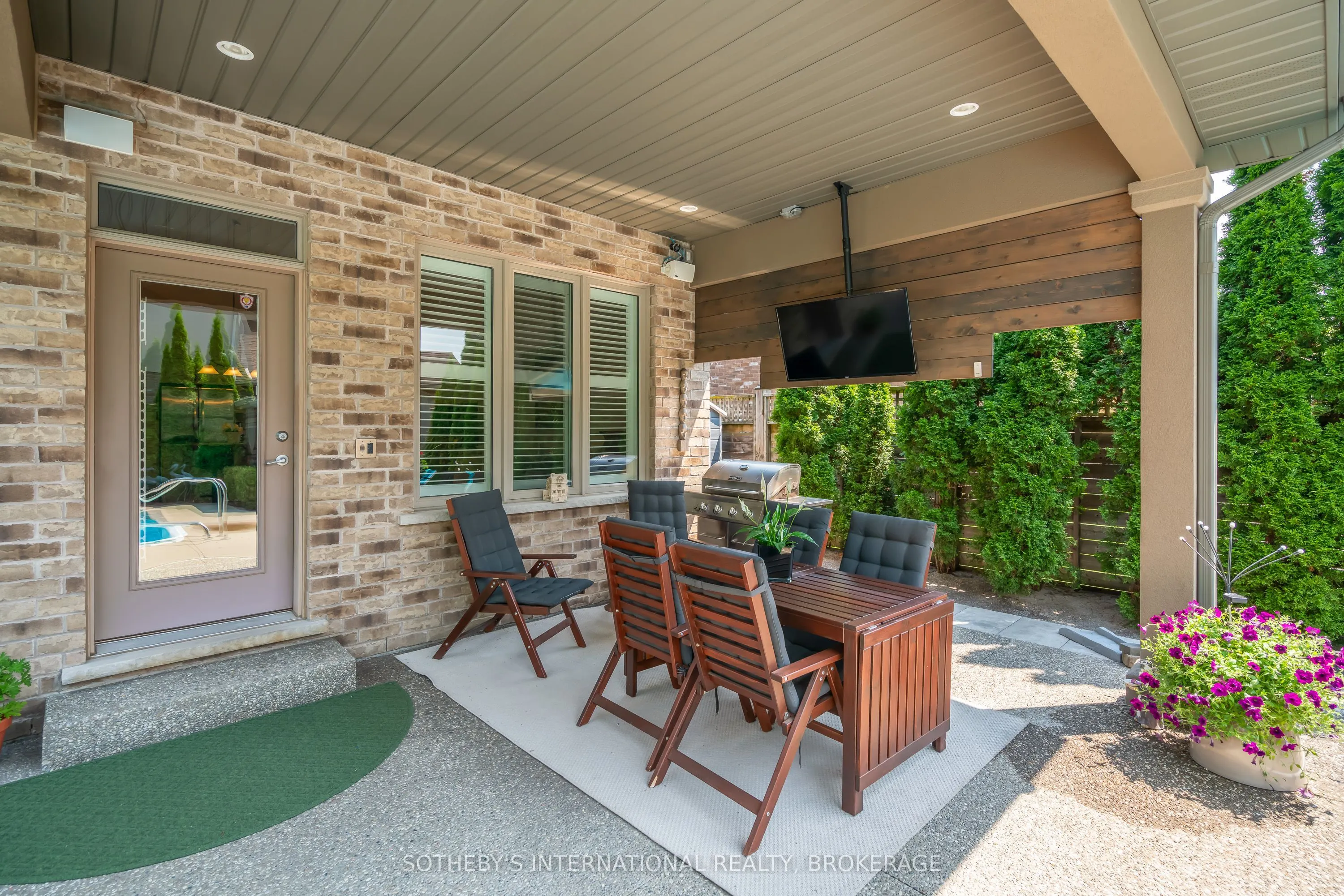 8548 Forestview Boulevard