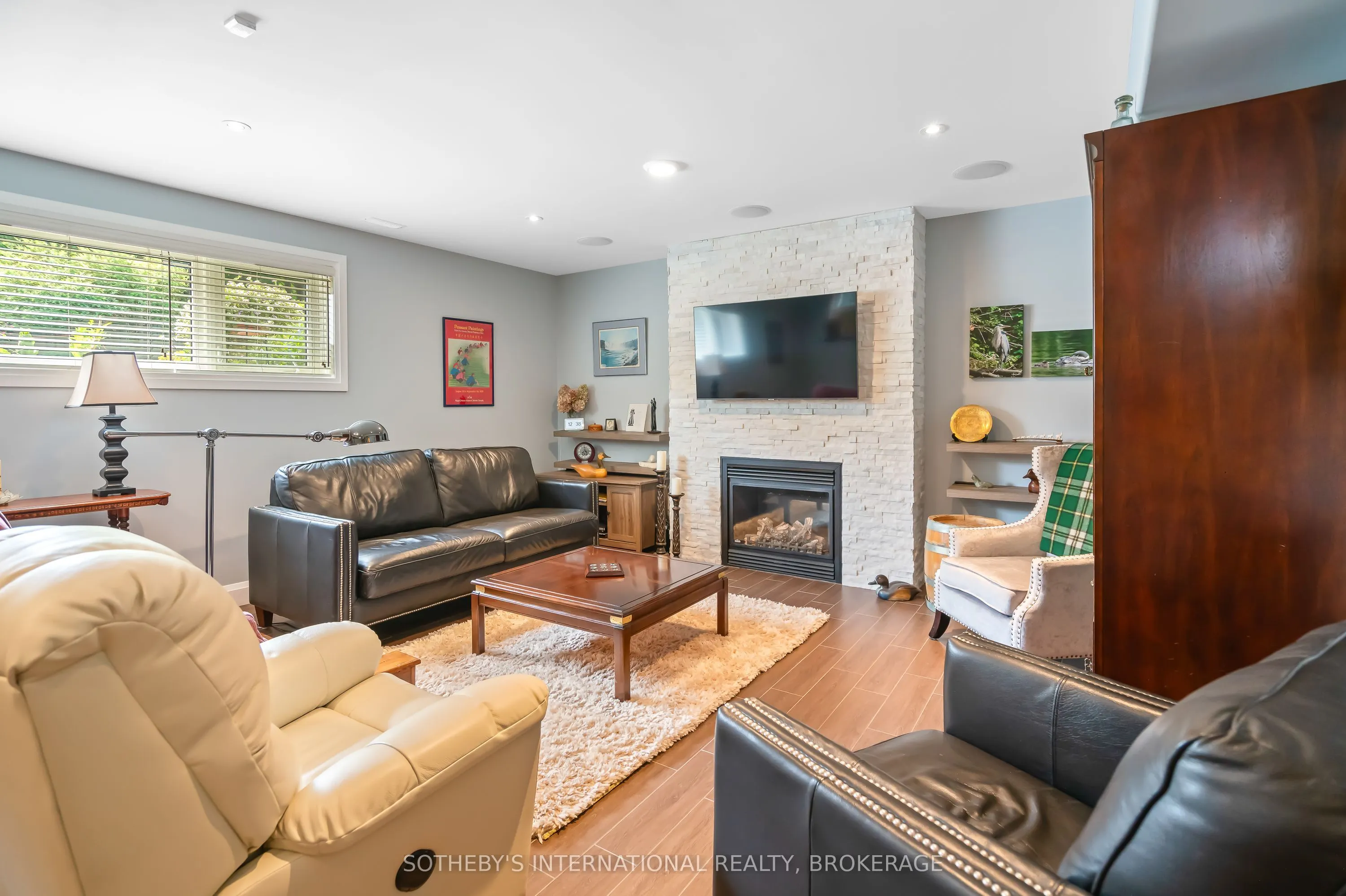8548 Forestview Boulevard