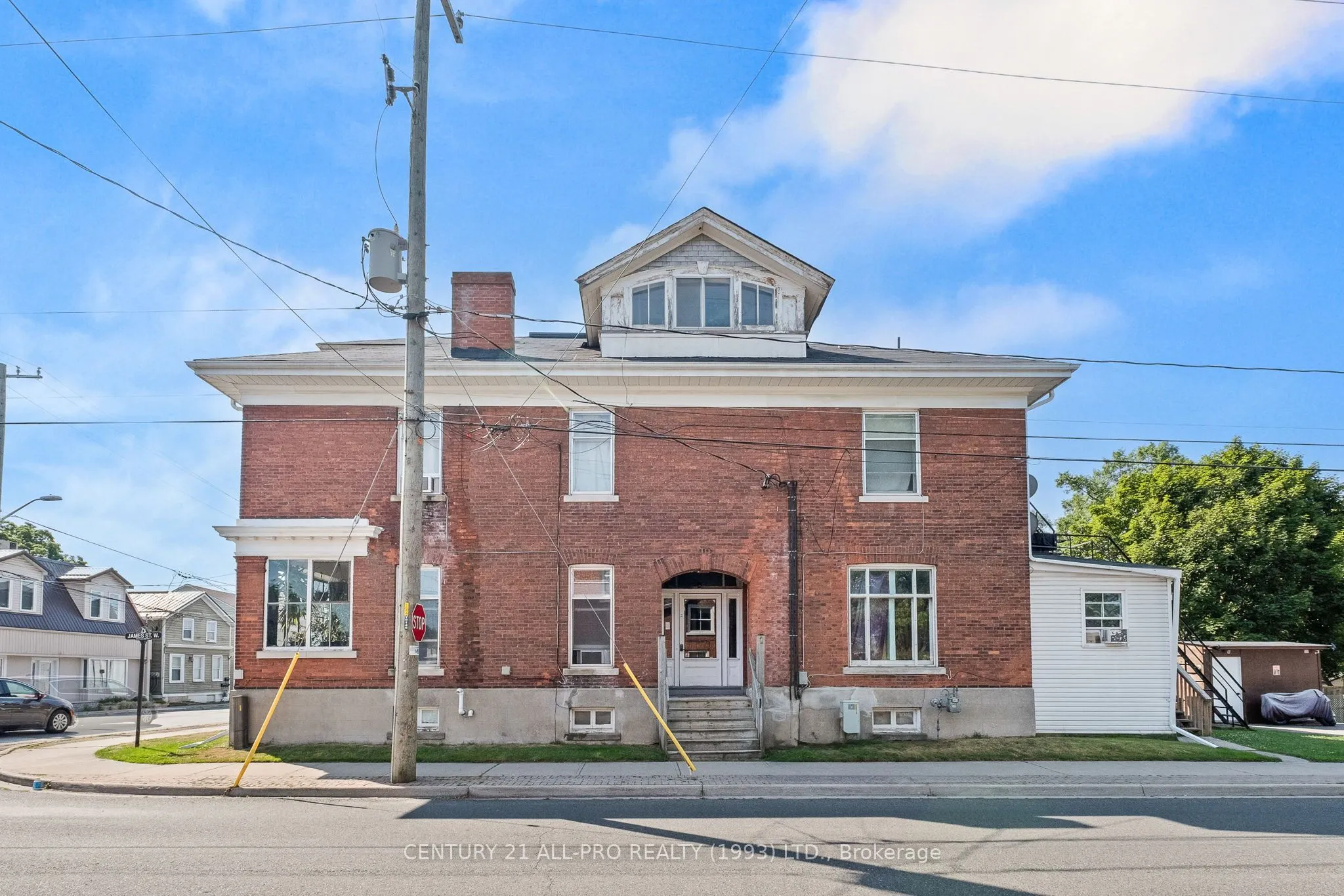 1 James Street W