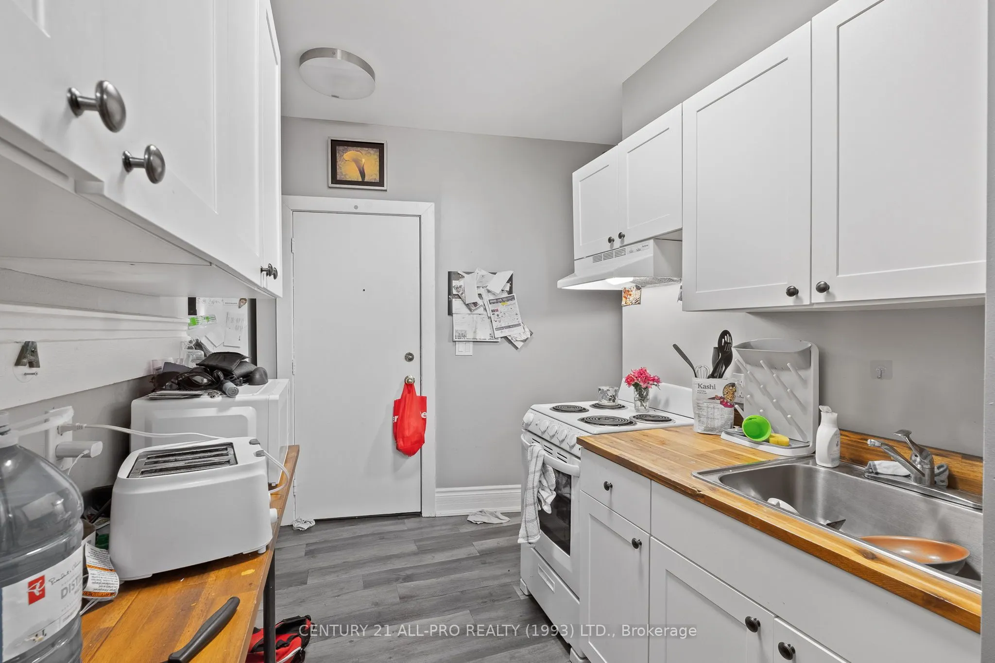 1 James Street W