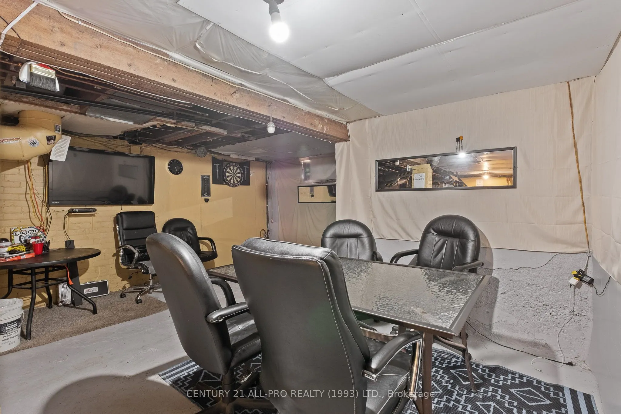1 James Street W
