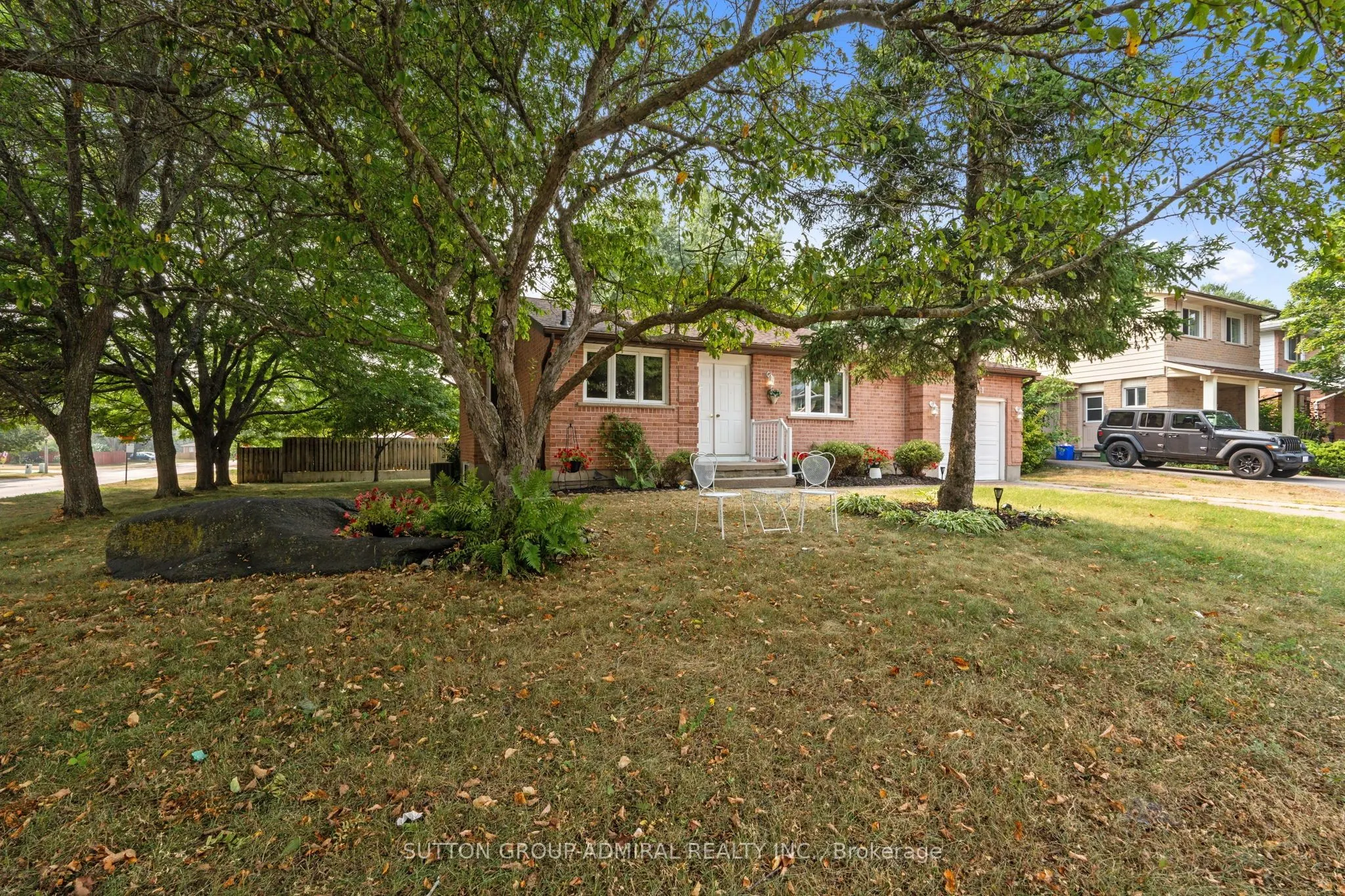 821 Bridle Path Crescent