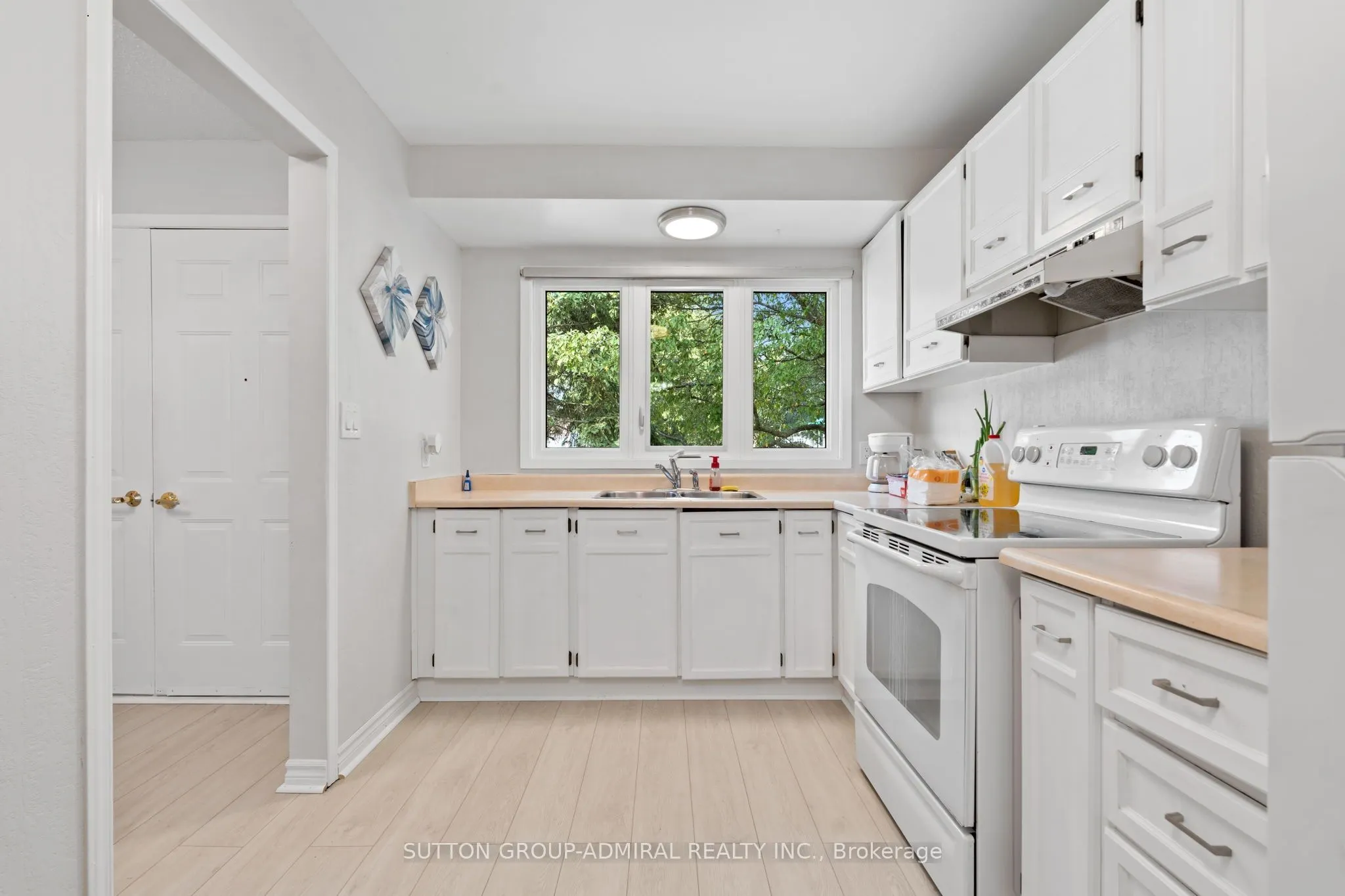 821 Bridle Path Crescent