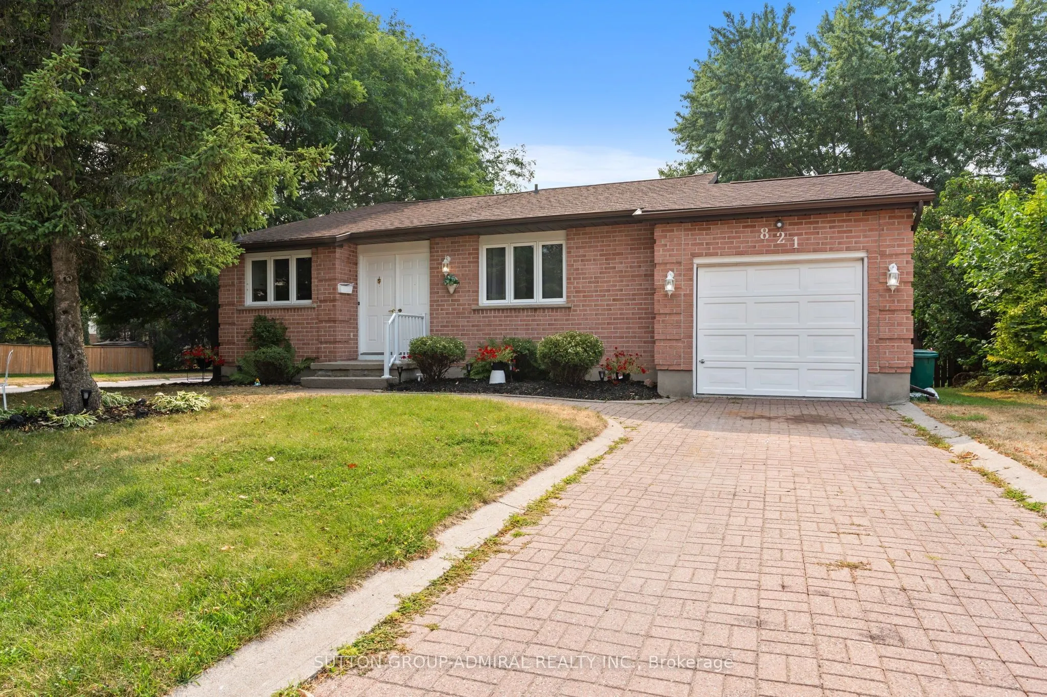 821 Bridle Path Crescent