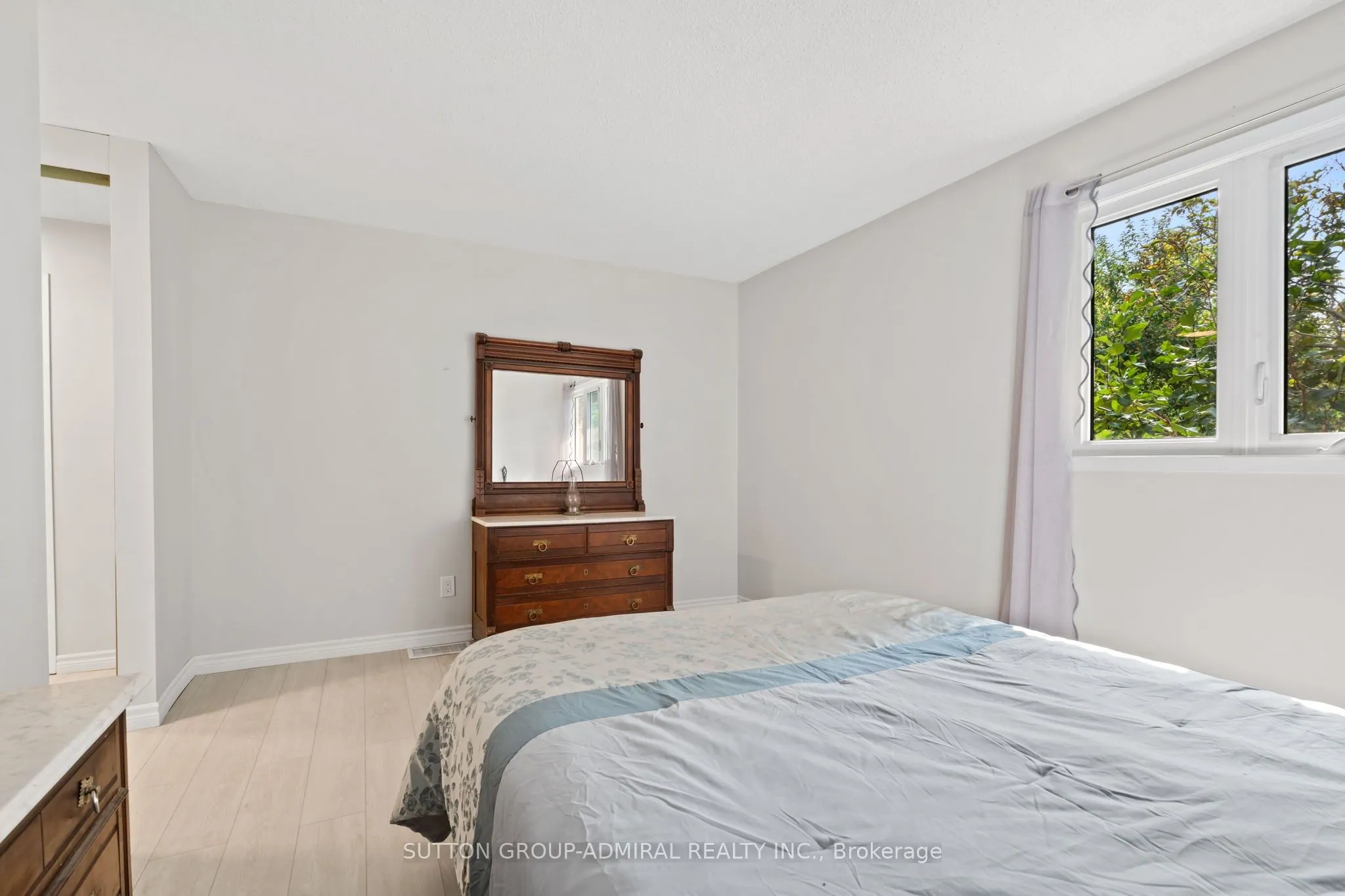 821 Bridle Path Crescent