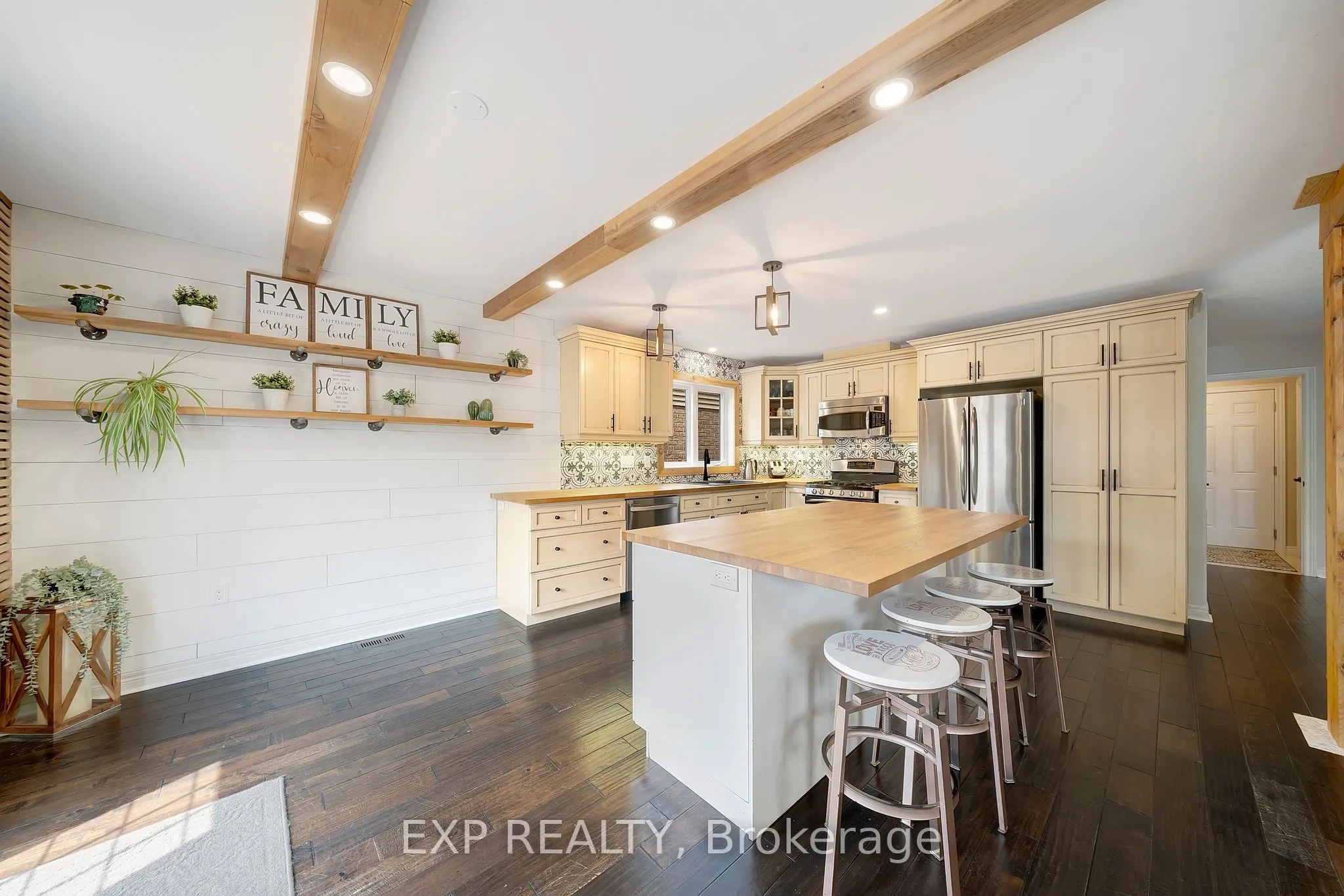 4882 Allan Court