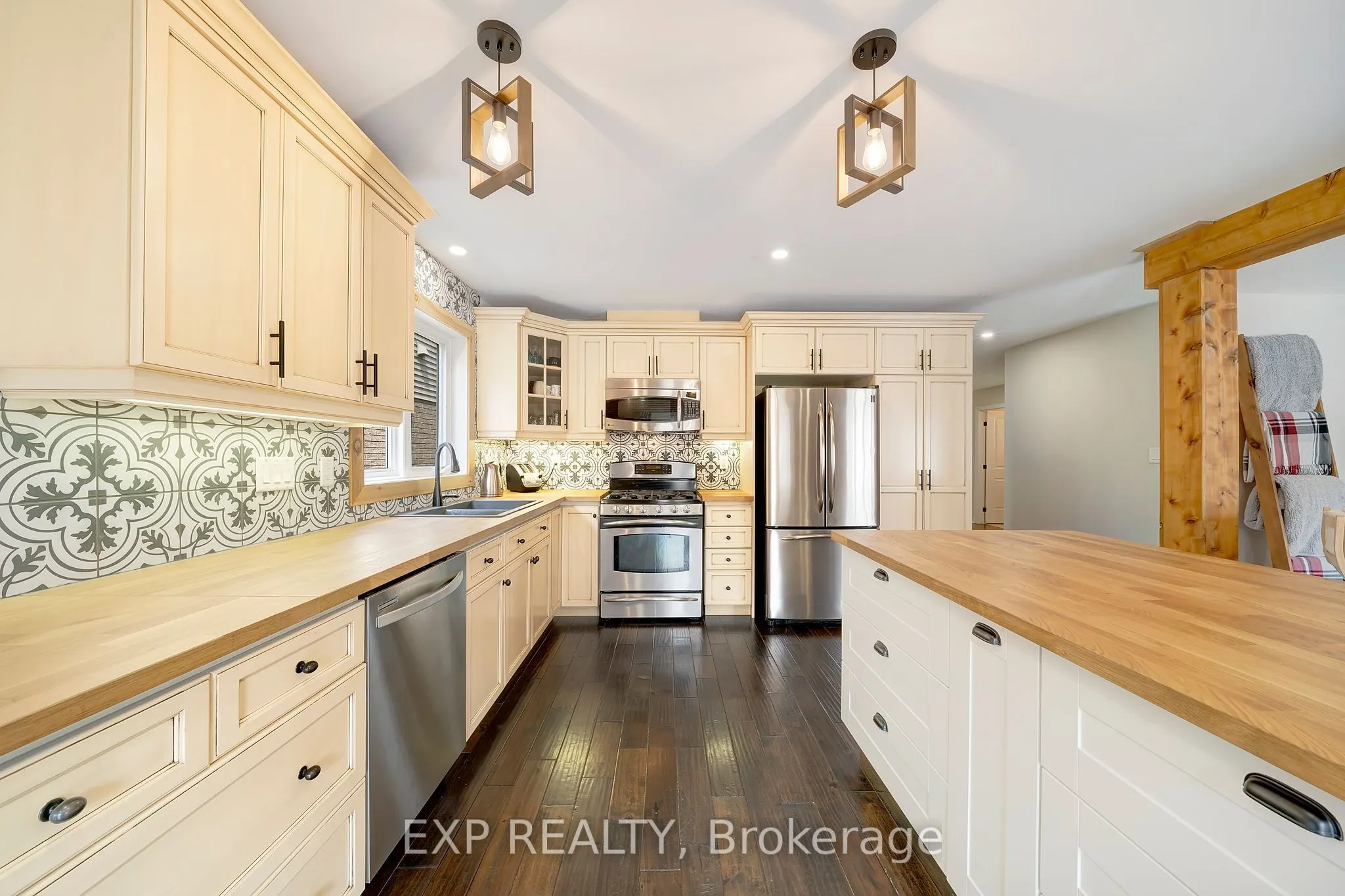 4882 Allan Court