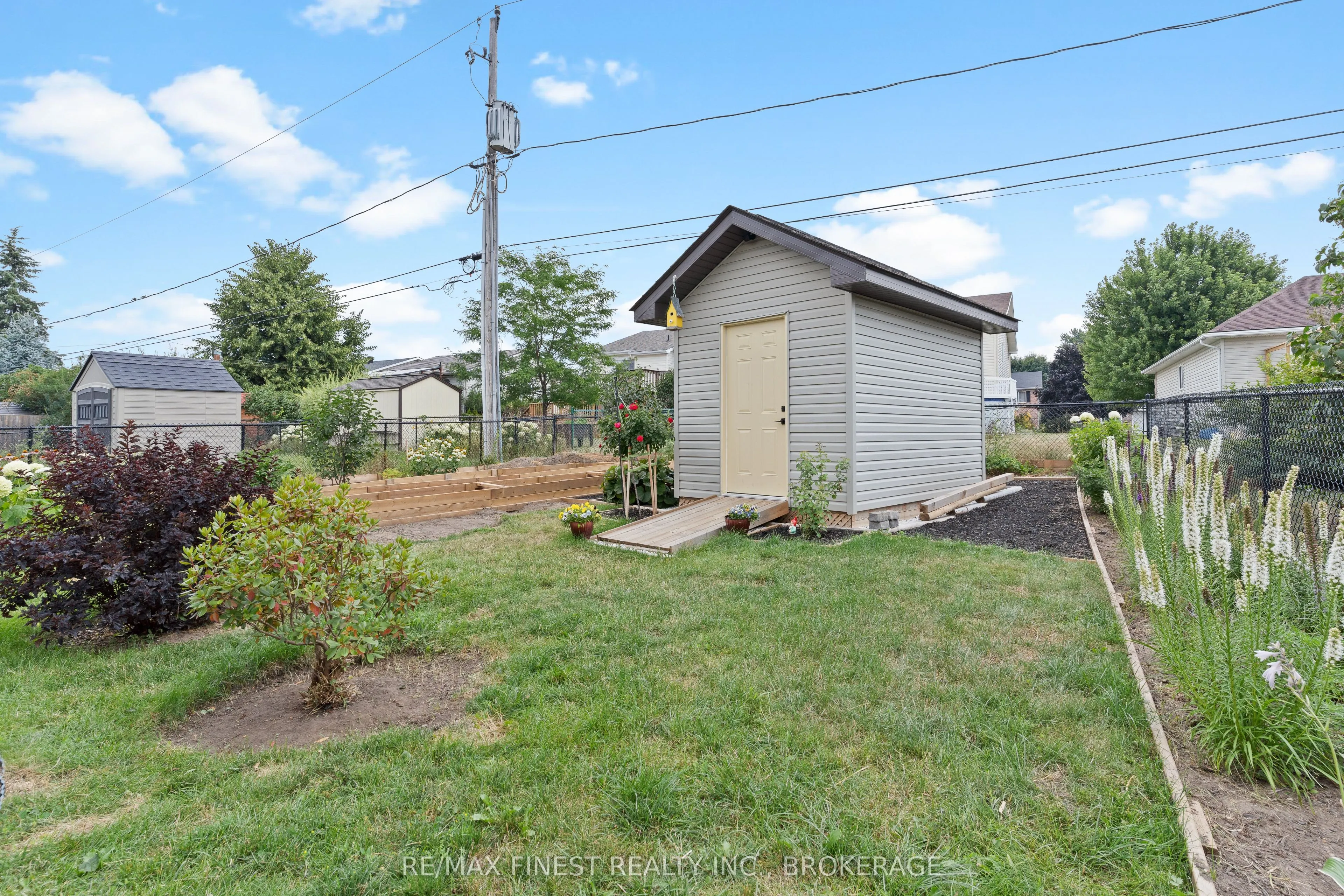 17 Lee Avenue