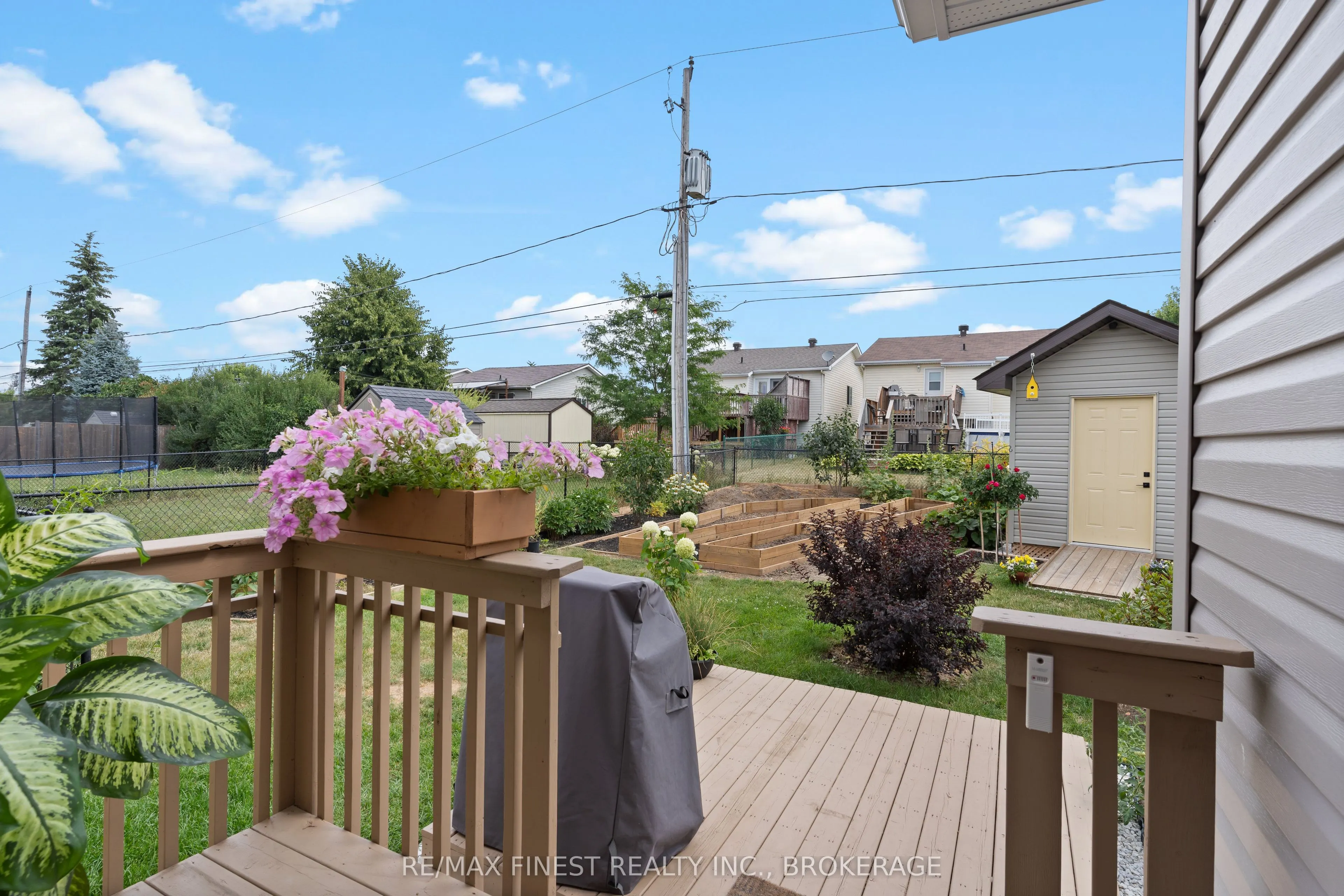 17 Lee Avenue