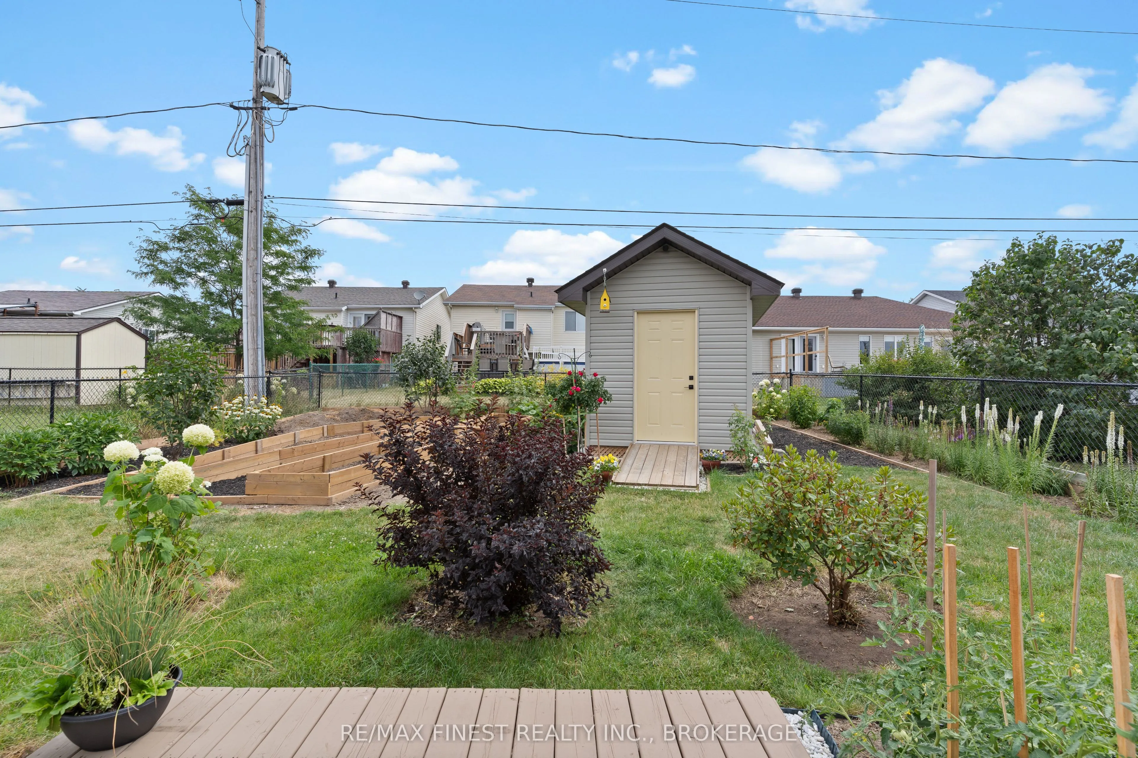 17 Lee Avenue