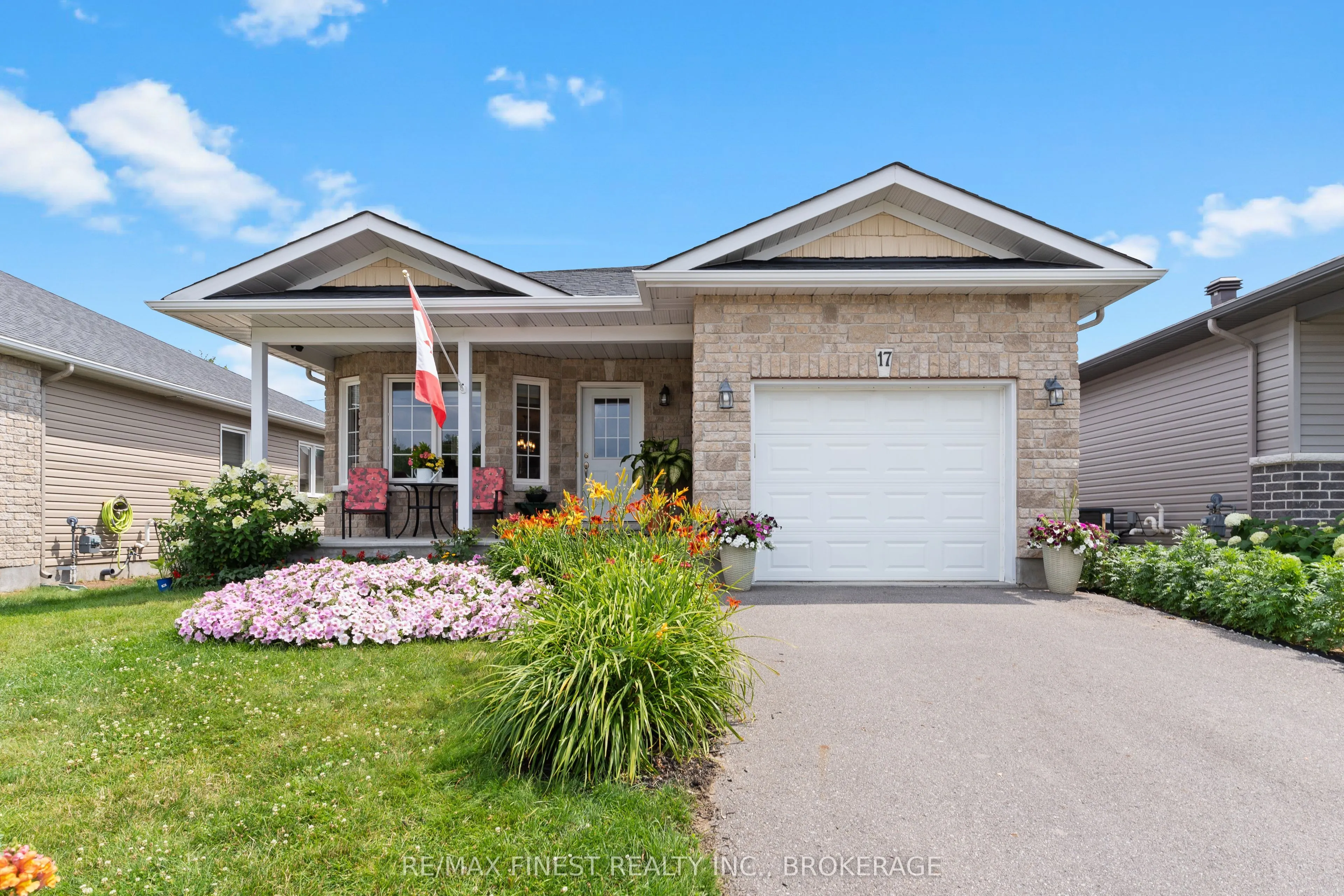 17 Lee Avenue