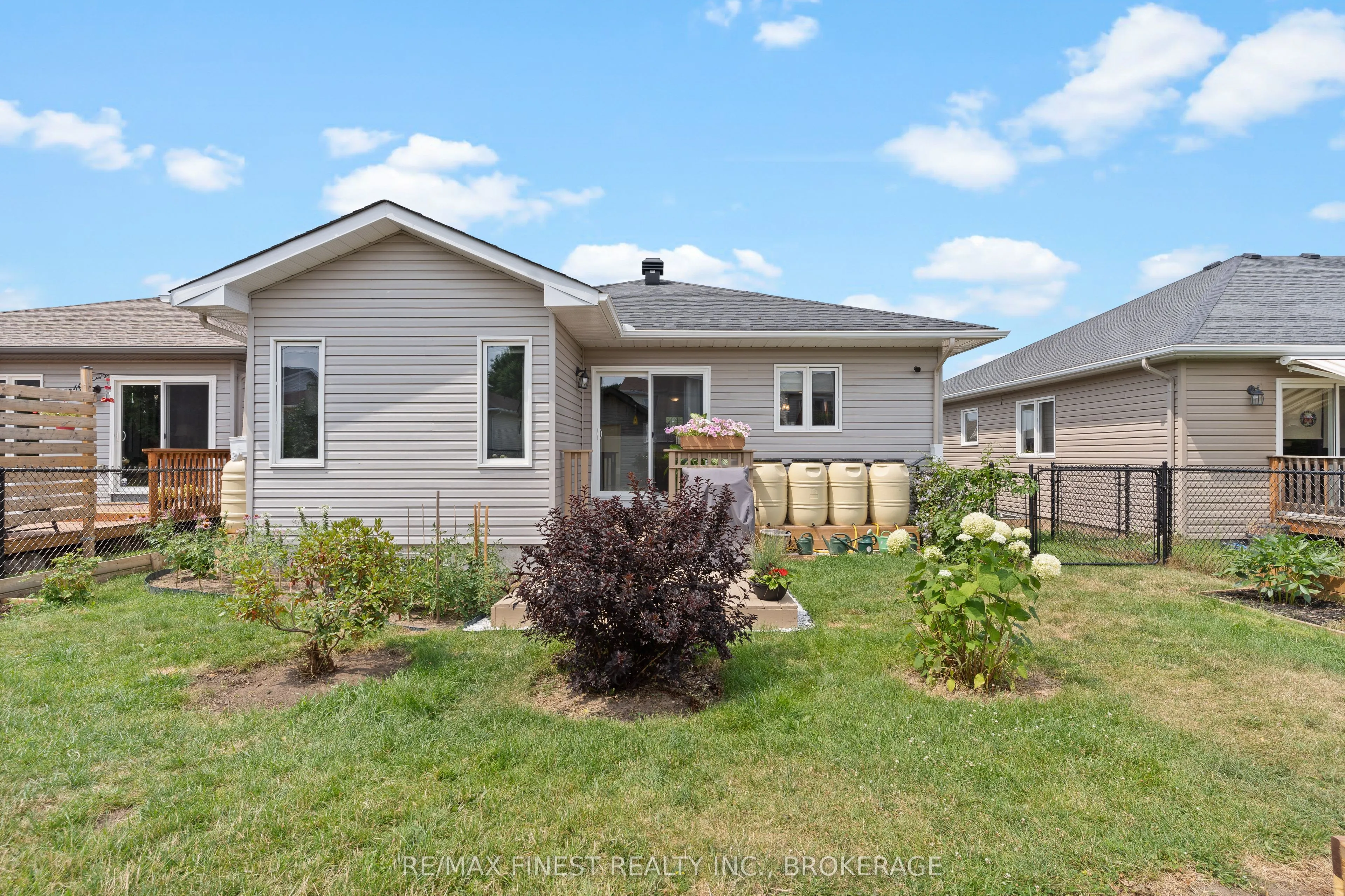 17 Lee Avenue