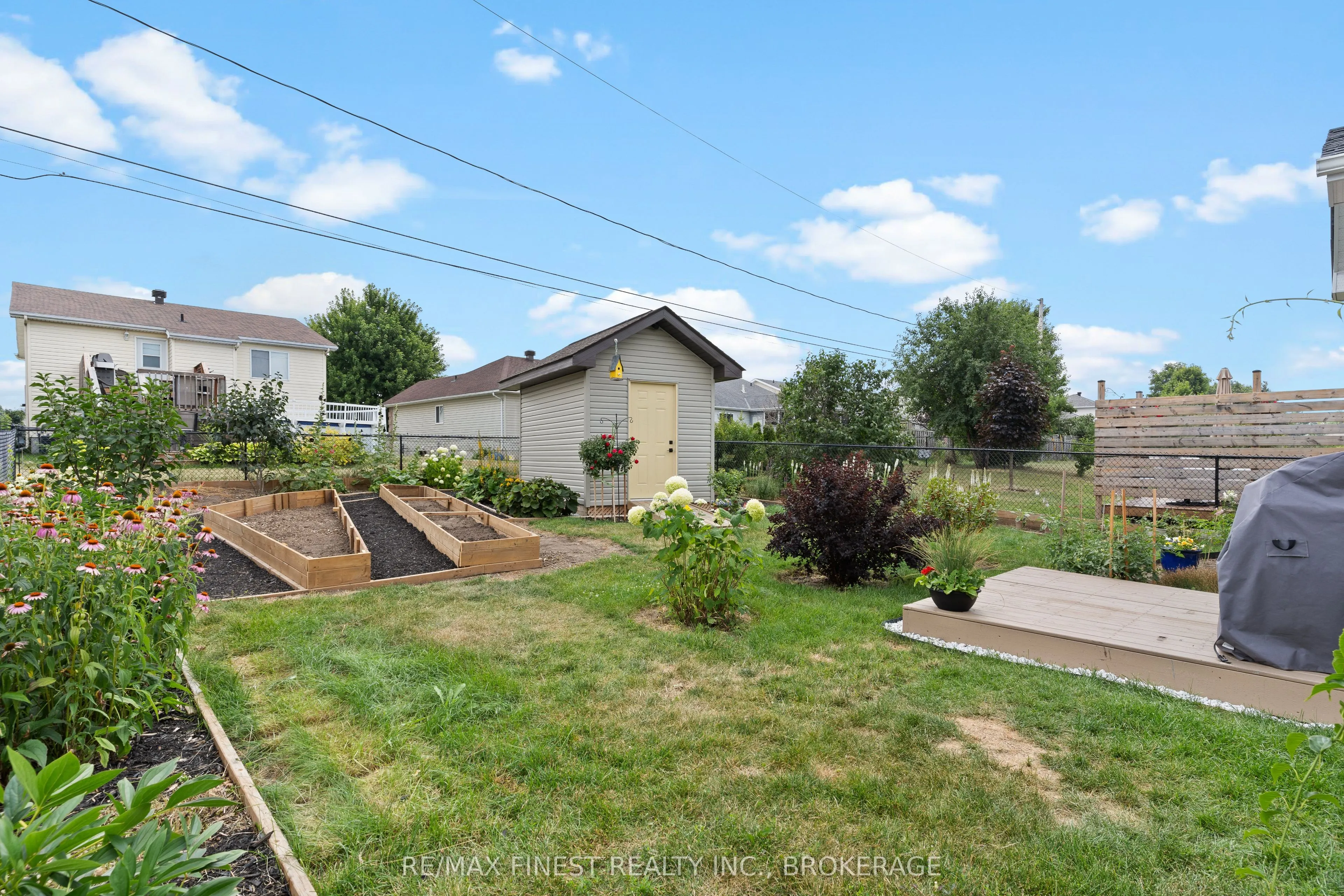 17 Lee Avenue