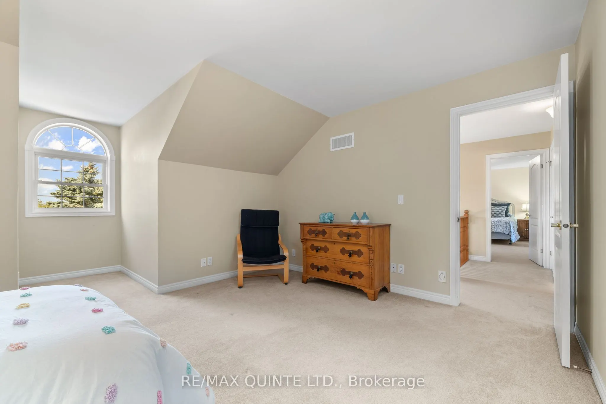 31 Bay Breeze Street