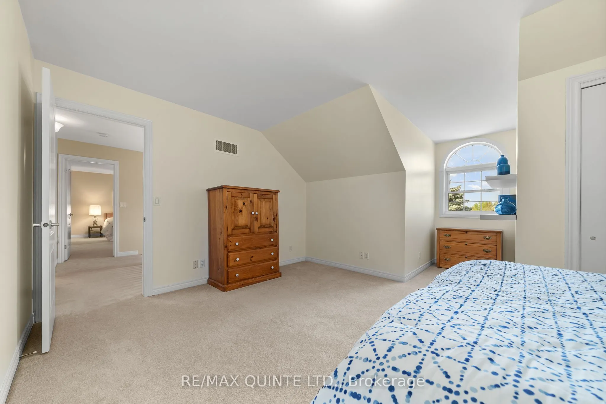 31 Bay Breeze Street