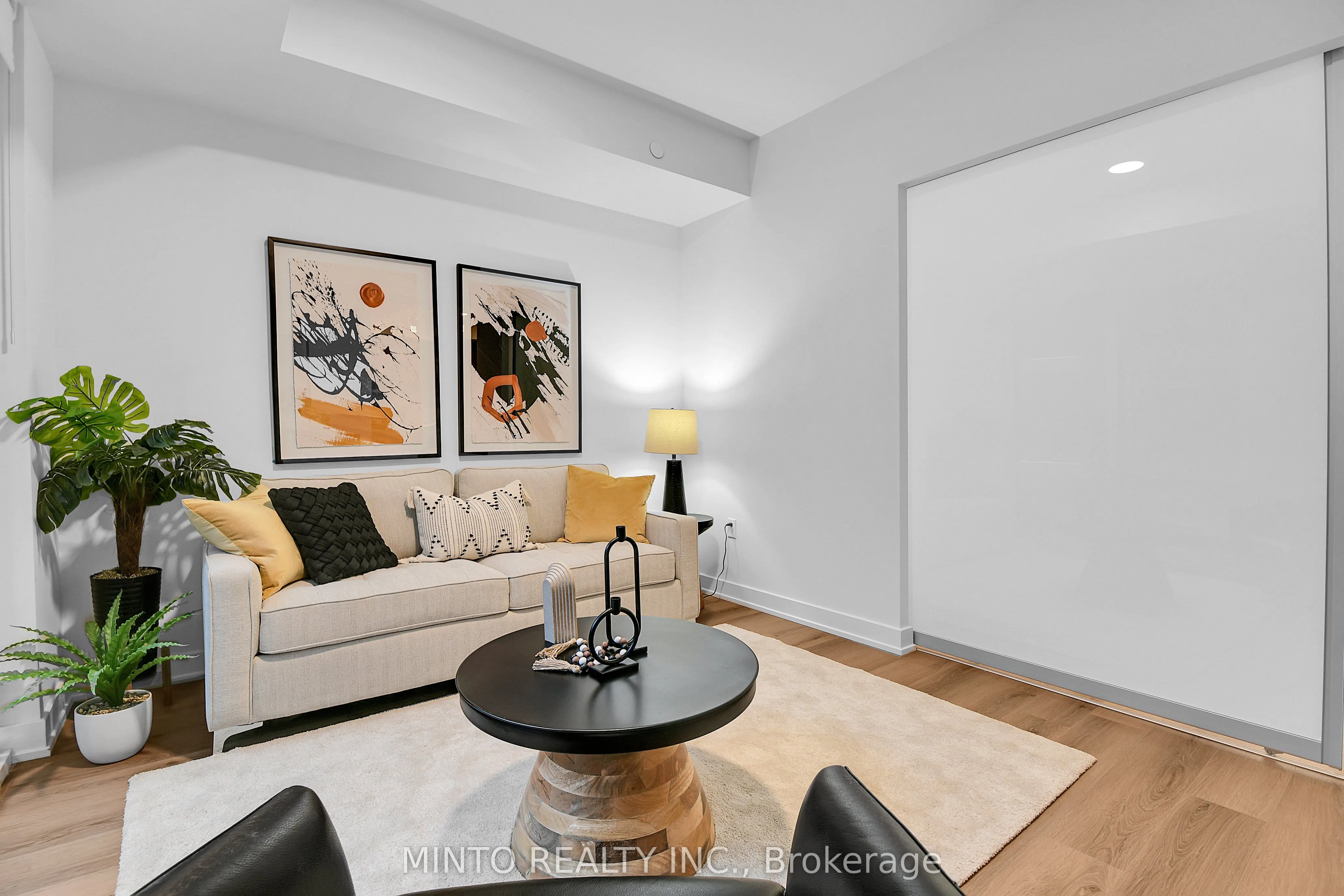 88 Beechwood Avenue, #301